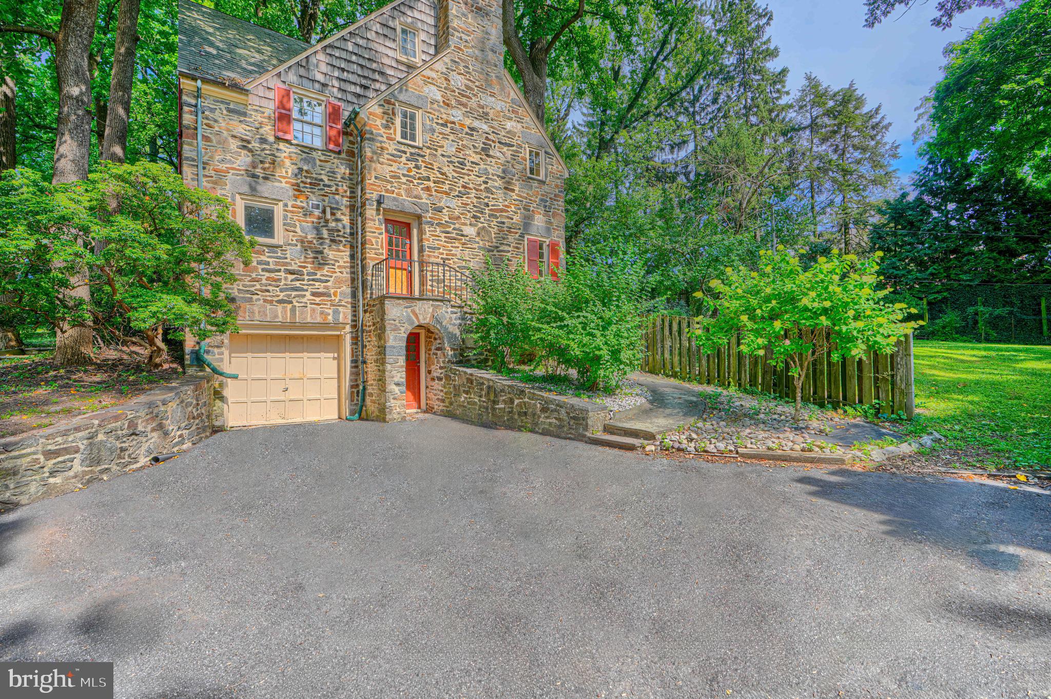 15 W COLD SPRING LANE