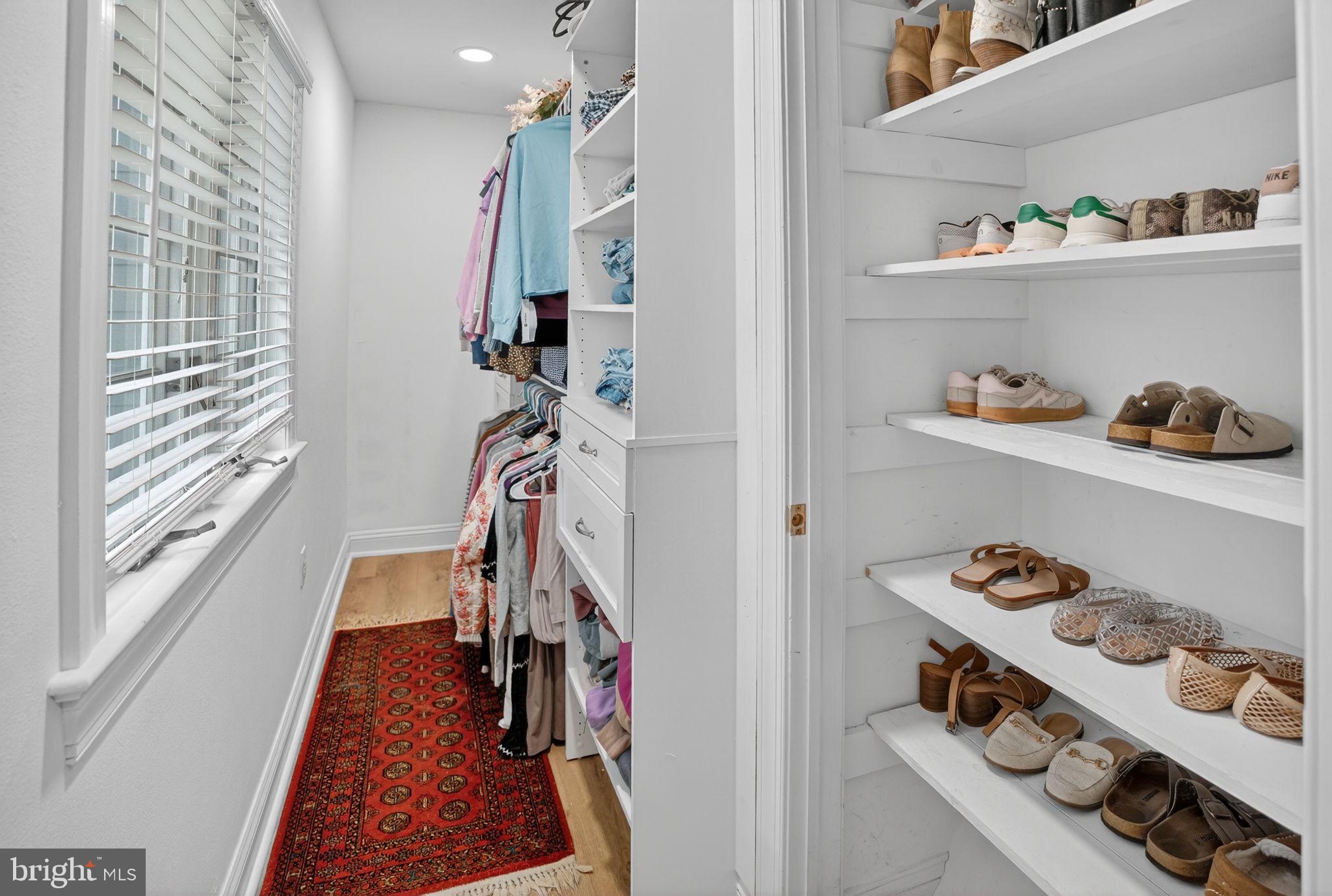 GOLDEN MEADOWS - Residential