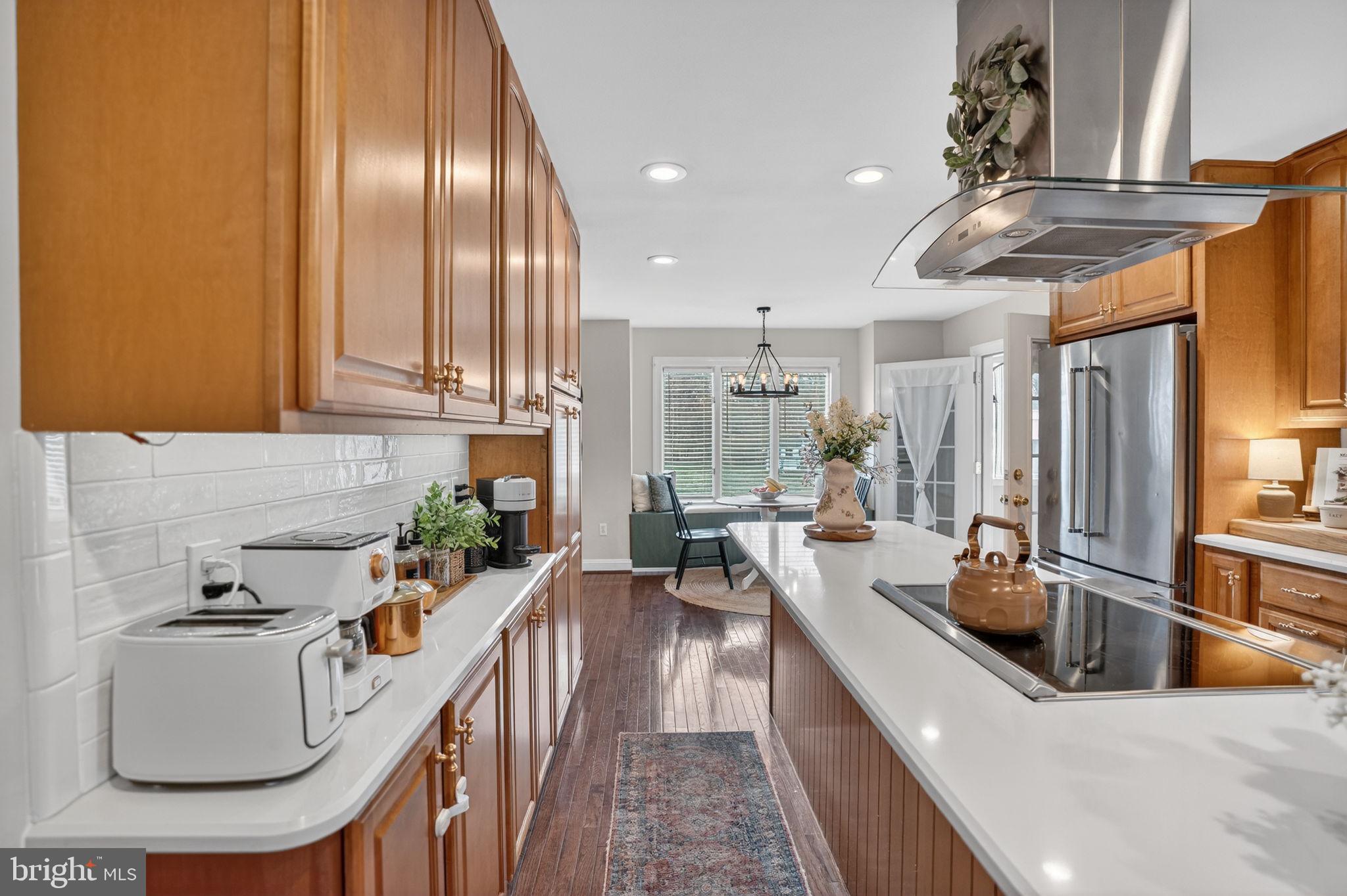 GOLDEN MEADOWS - Residential