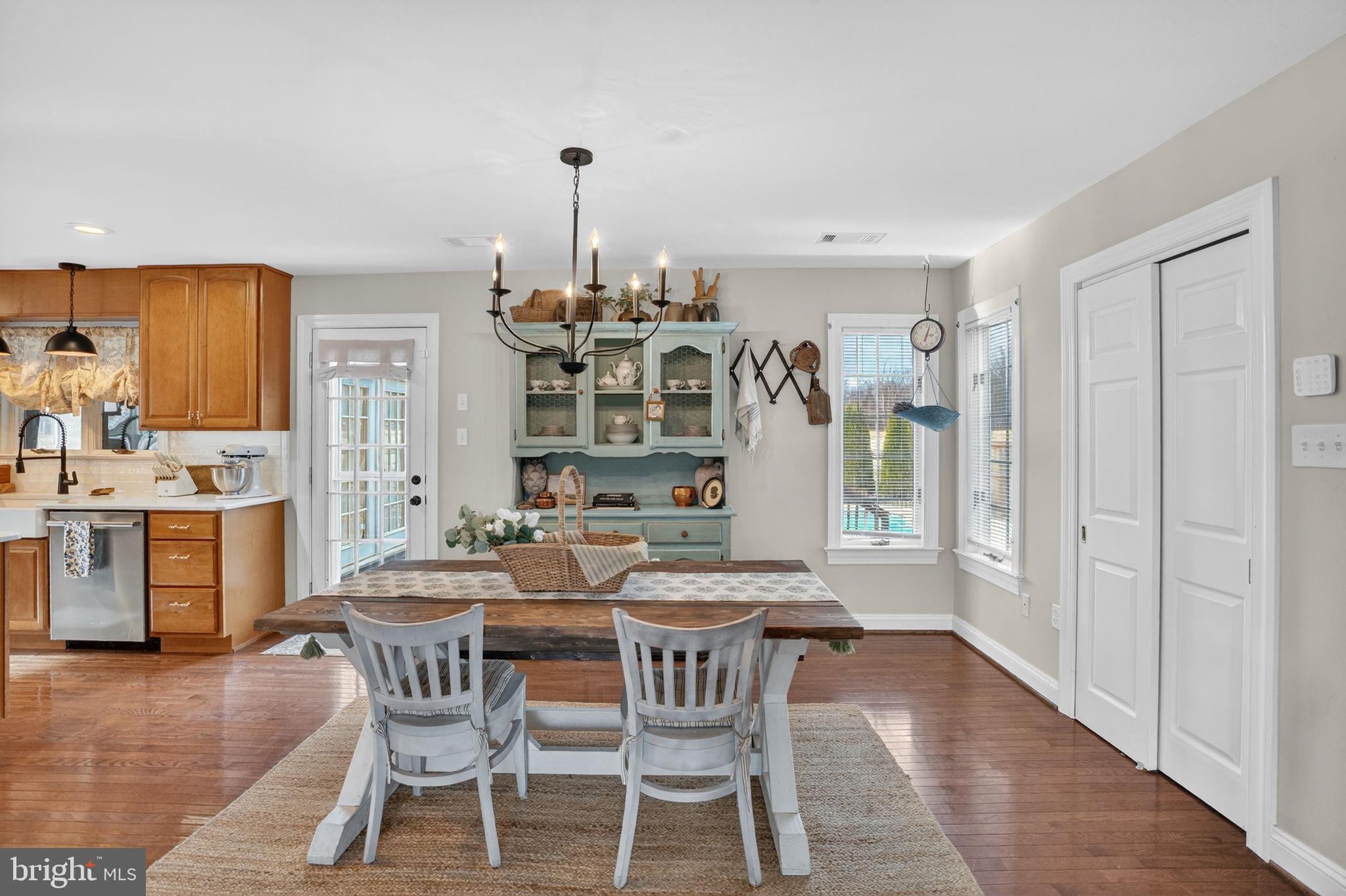 GOLDEN MEADOWS - Residential