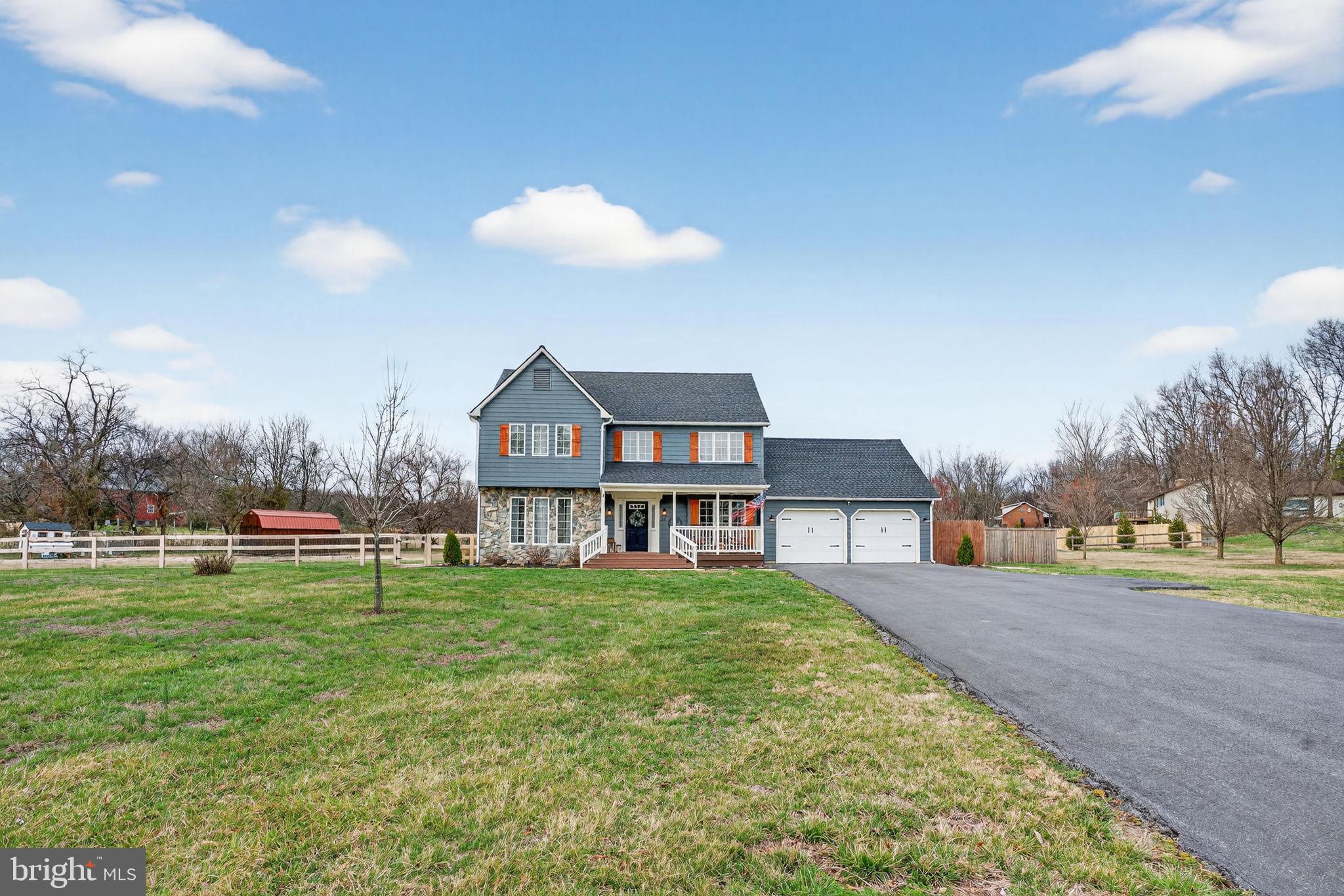 GOLDEN MEADOWS - Residential