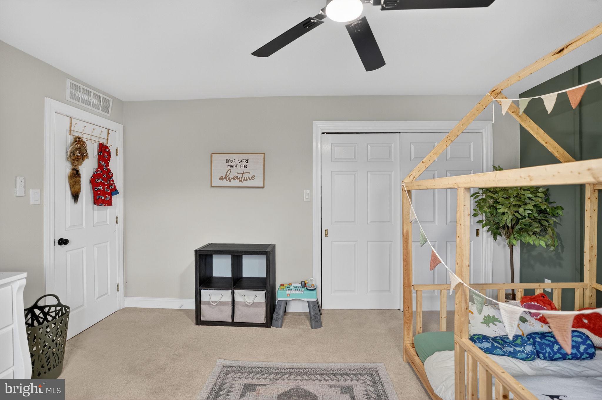 GOLDEN MEADOWS - Residential