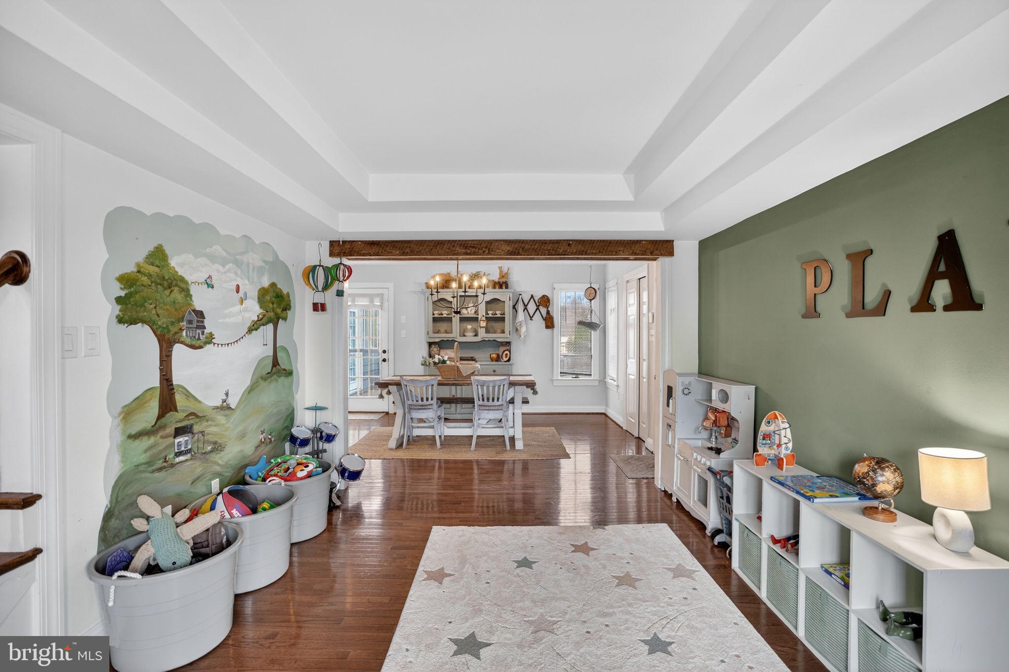 GOLDEN MEADOWS - Residential