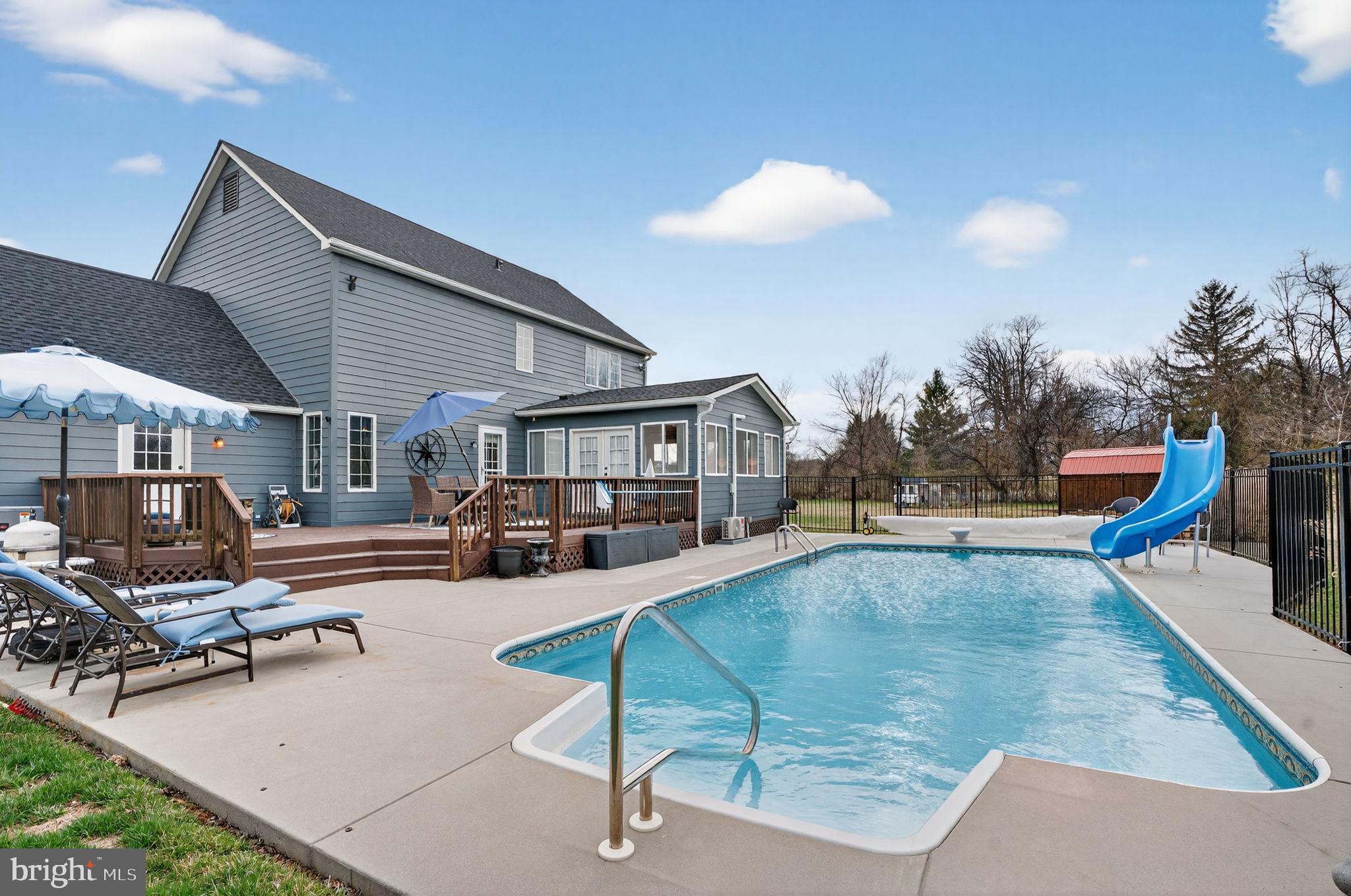 GOLDEN MEADOWS - Residential