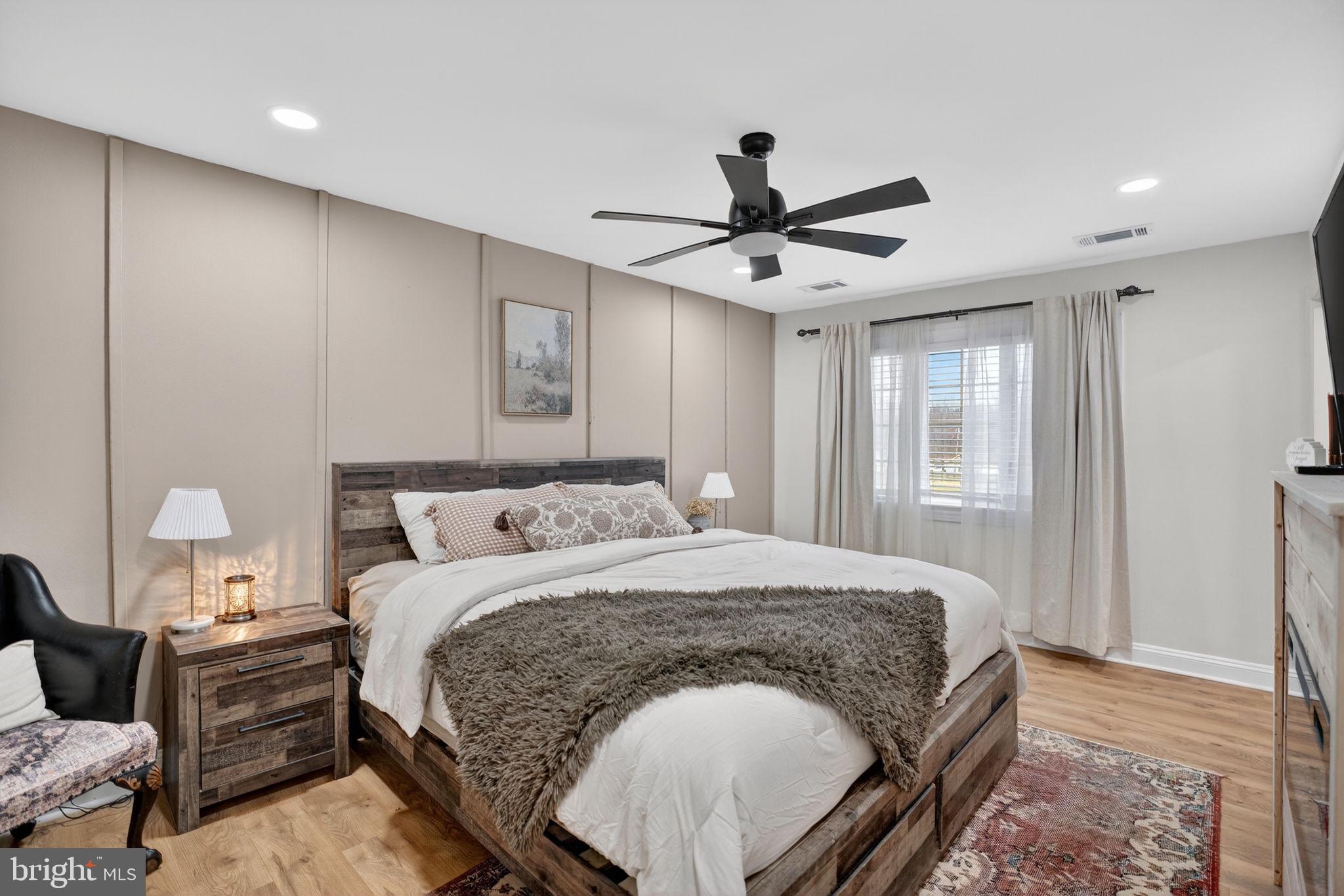 GOLDEN MEADOWS - Residential