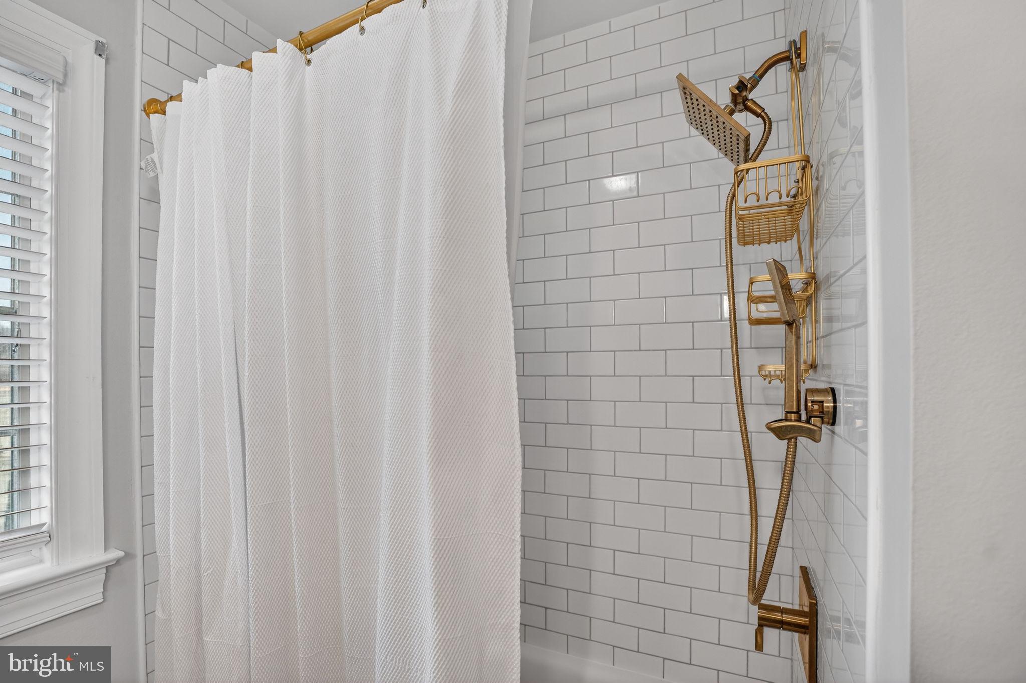 GOLDEN MEADOWS - Residential