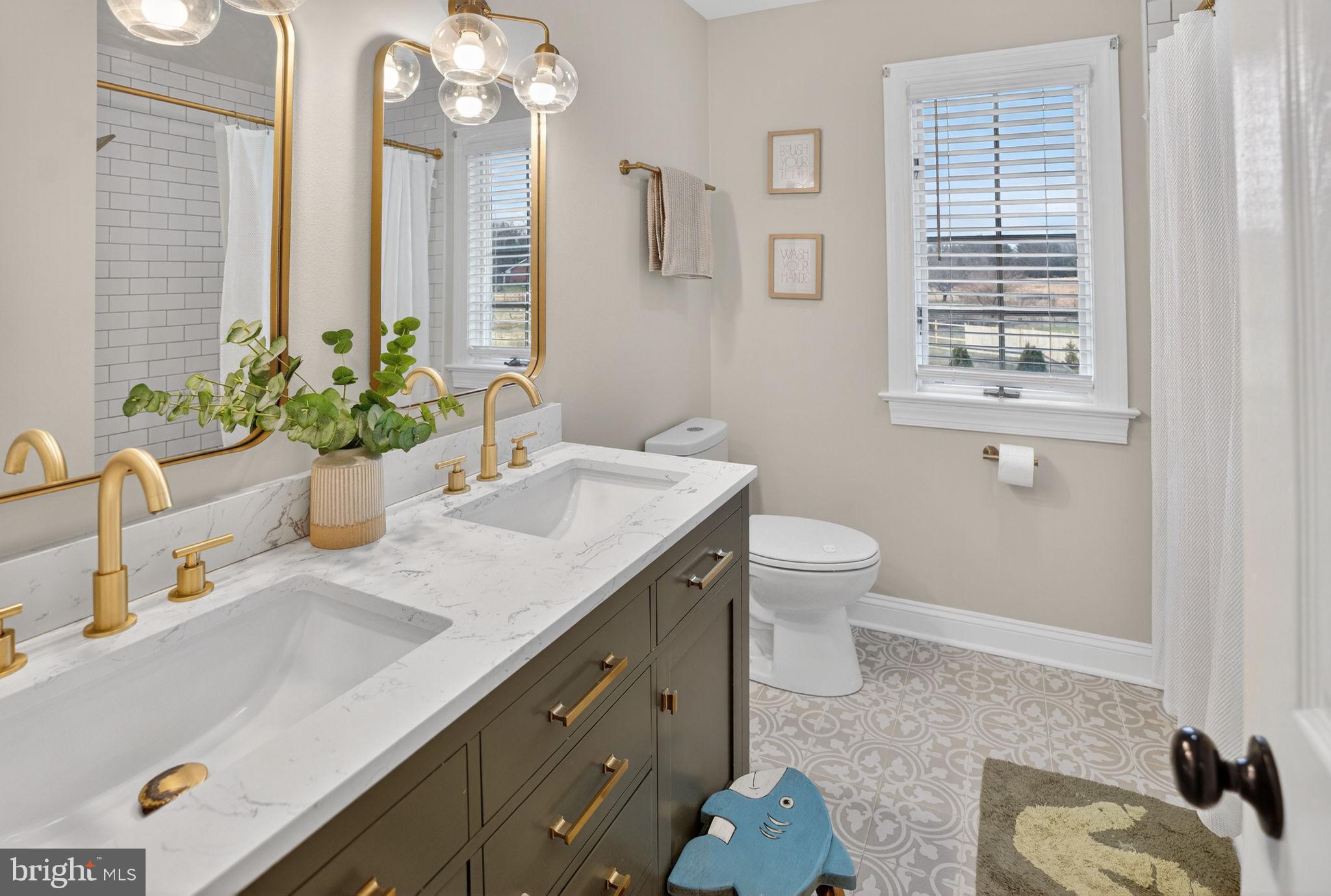 GOLDEN MEADOWS - Residential