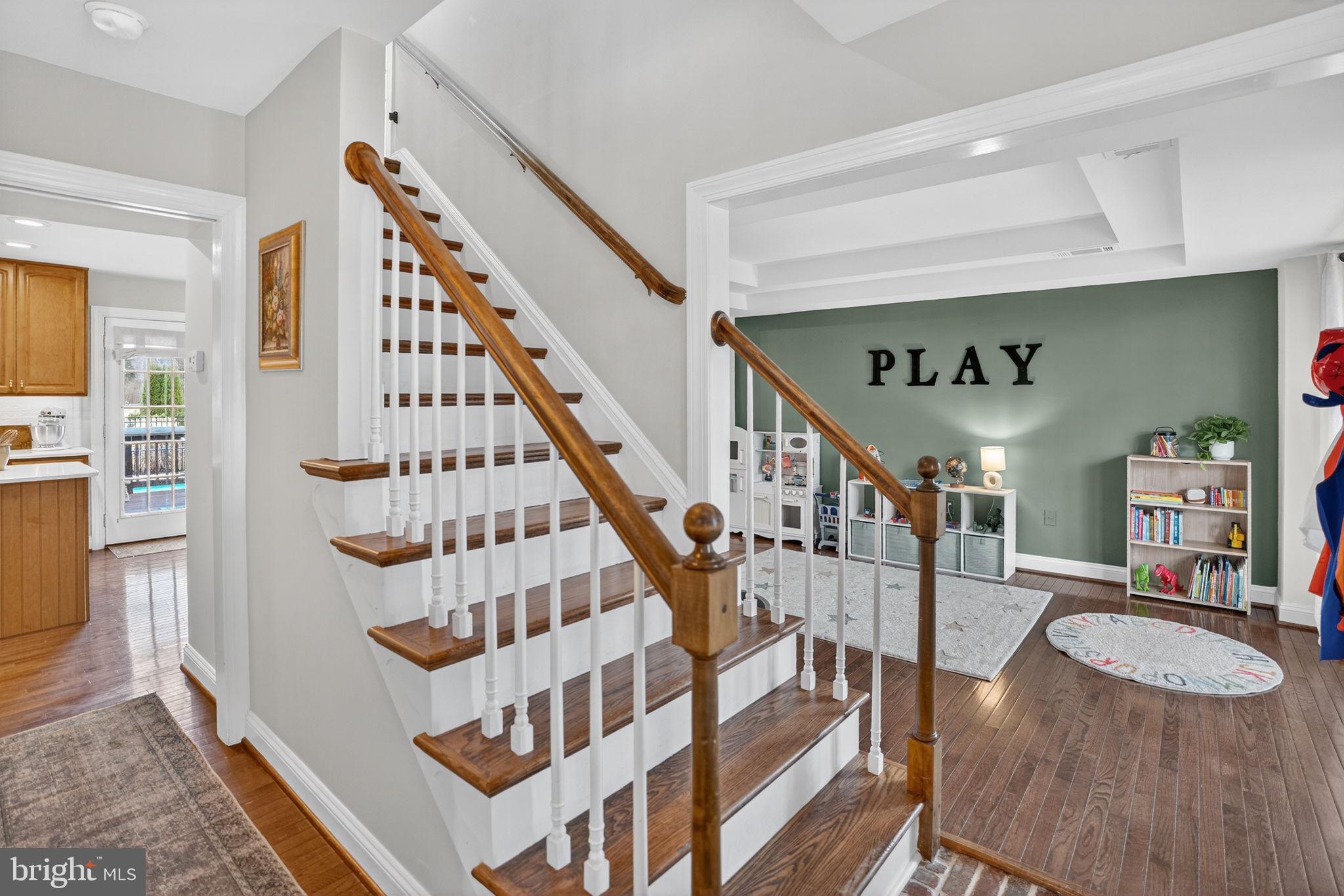 GOLDEN MEADOWS - Residential