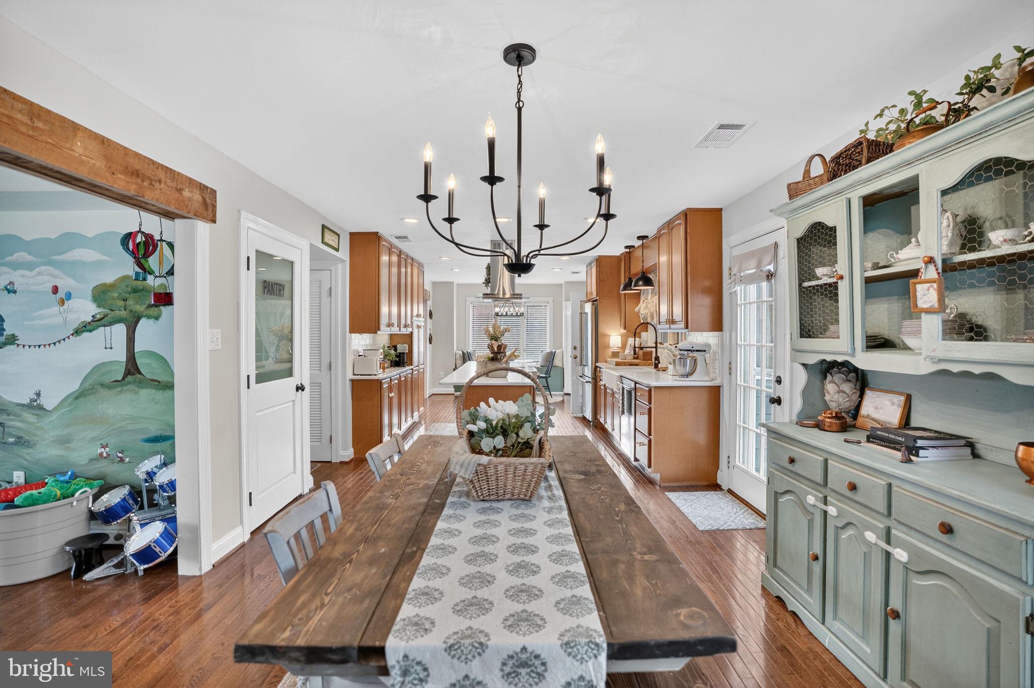 GOLDEN MEADOWS - Residential