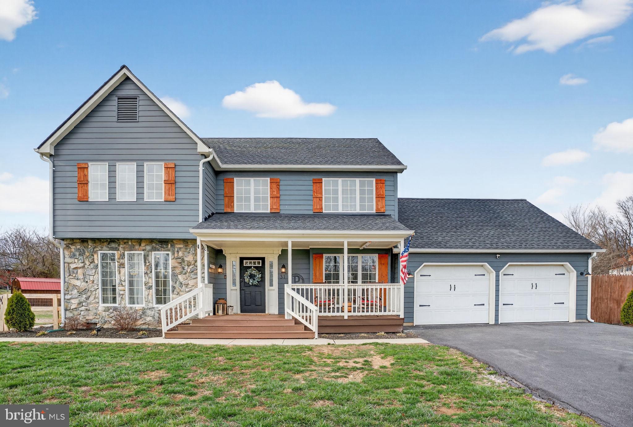 GOLDEN MEADOWS - Residential