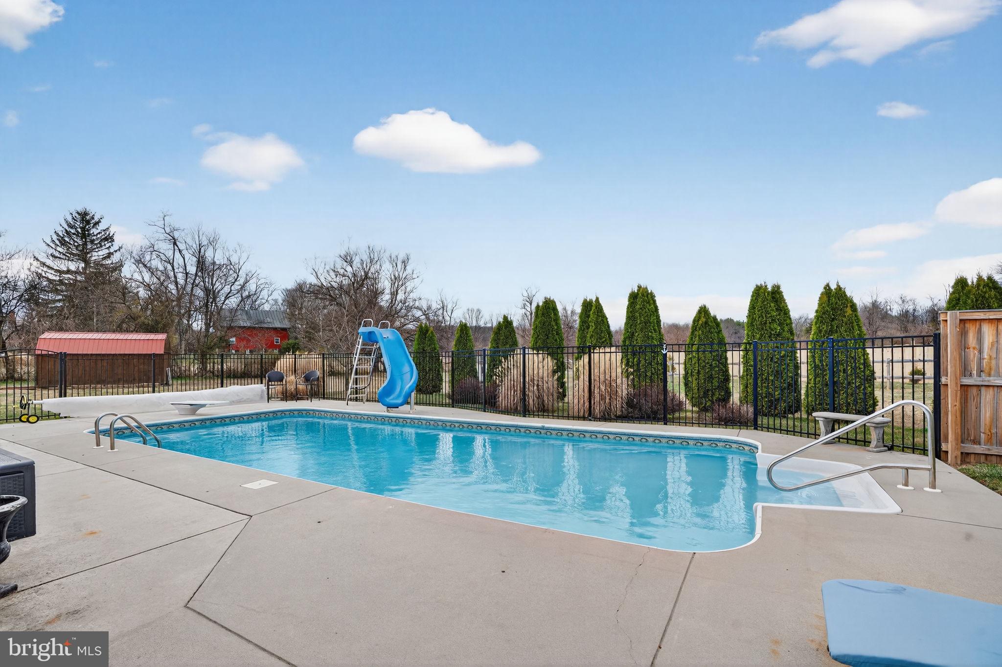 GOLDEN MEADOWS - Residential