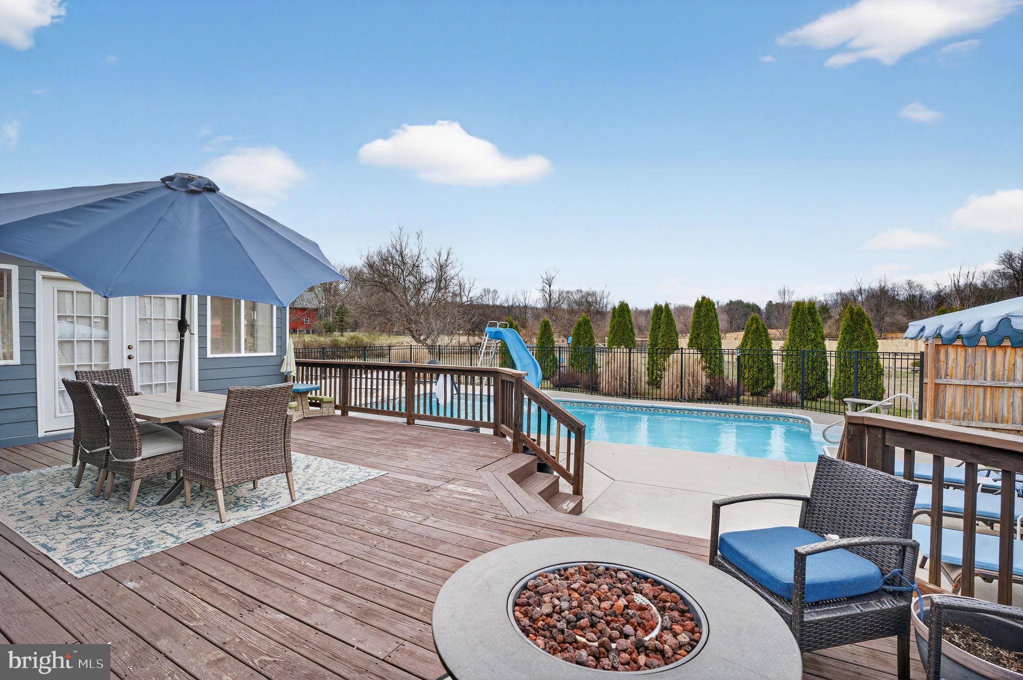 GOLDEN MEADOWS - Residential