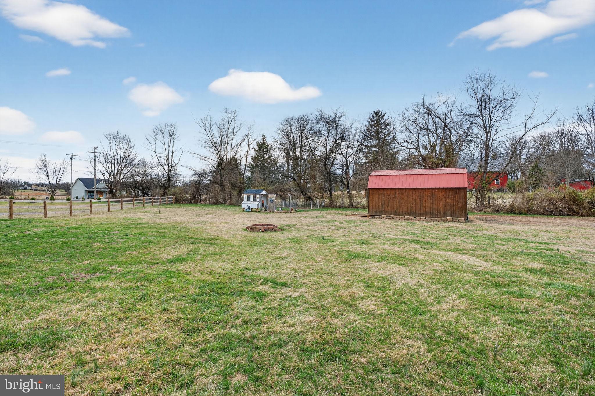 GOLDEN MEADOWS - Residential