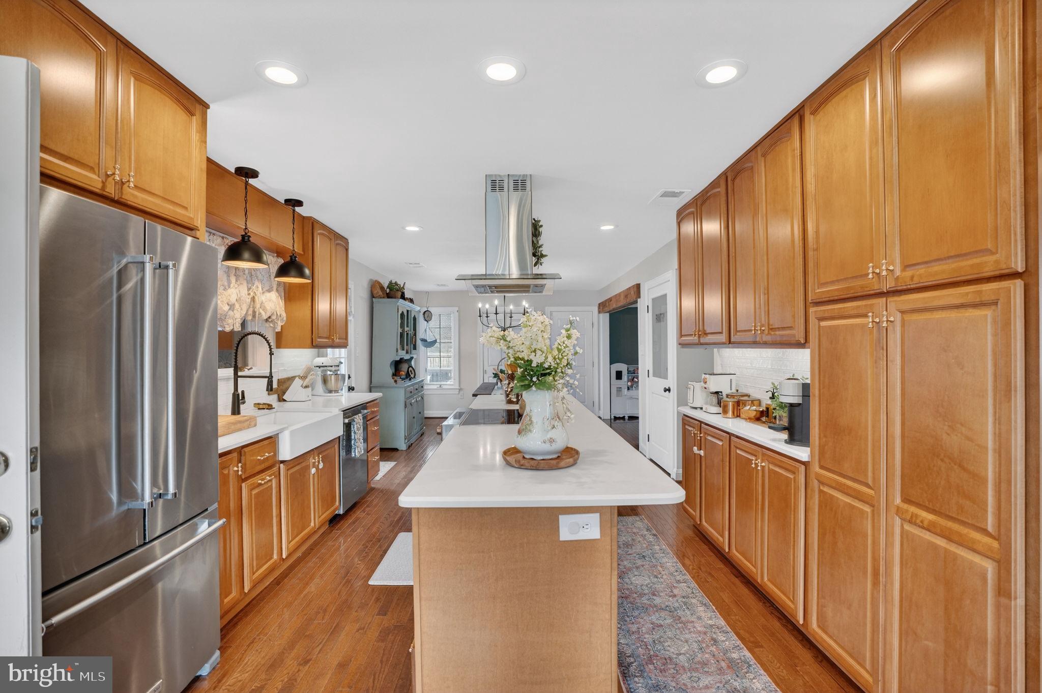 GOLDEN MEADOWS - Residential