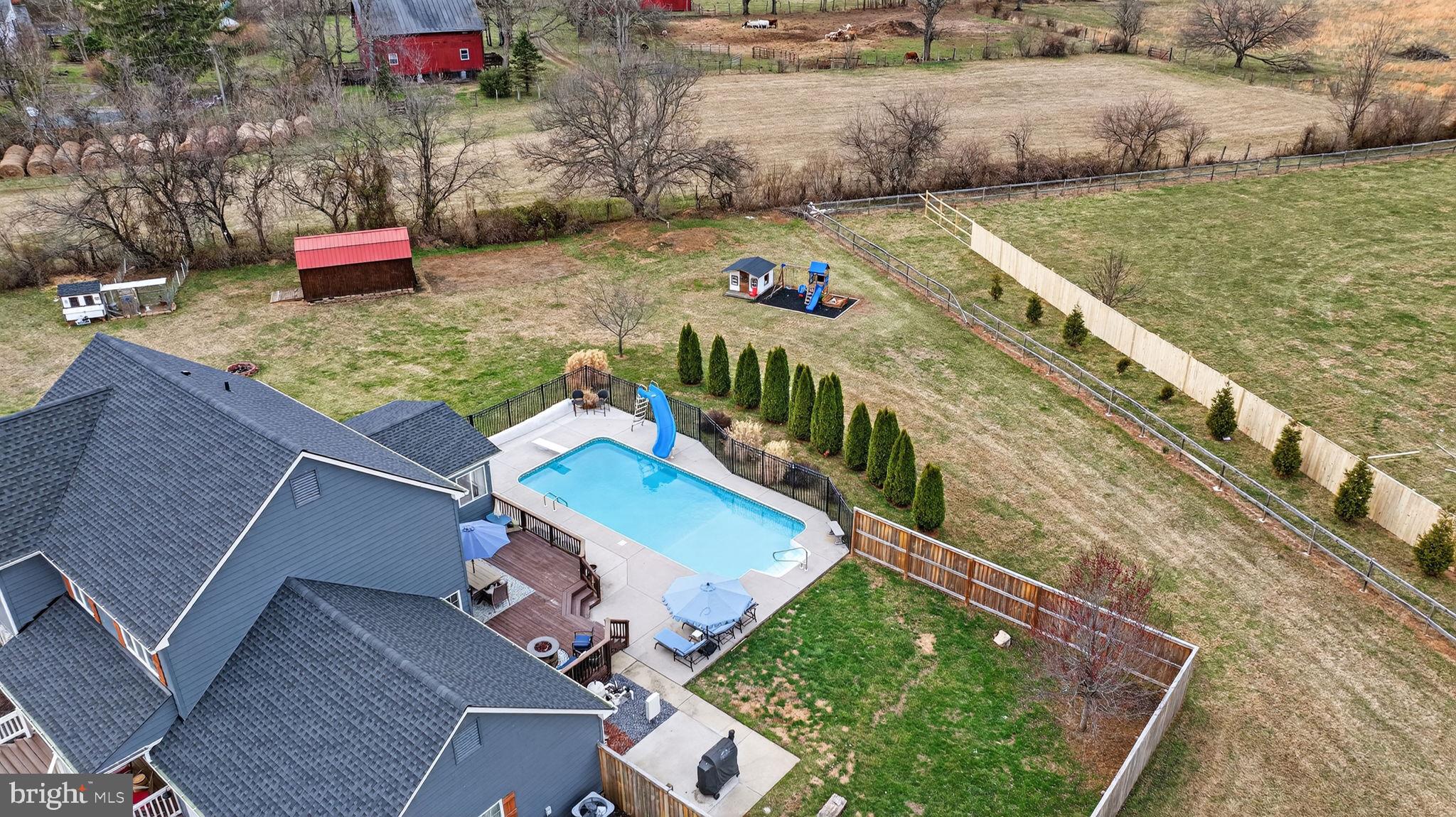 GOLDEN MEADOWS - Residential