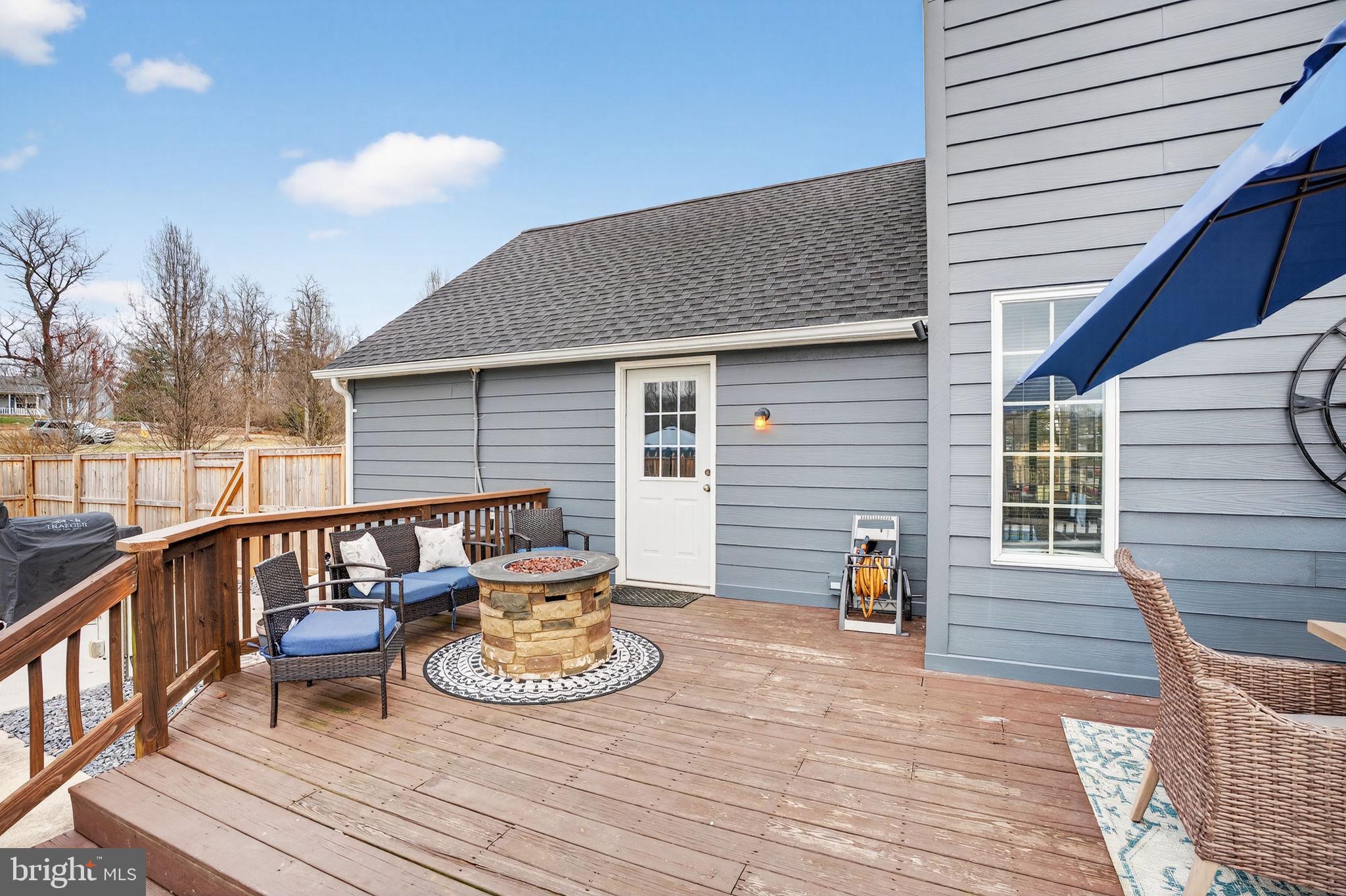 GOLDEN MEADOWS - Residential