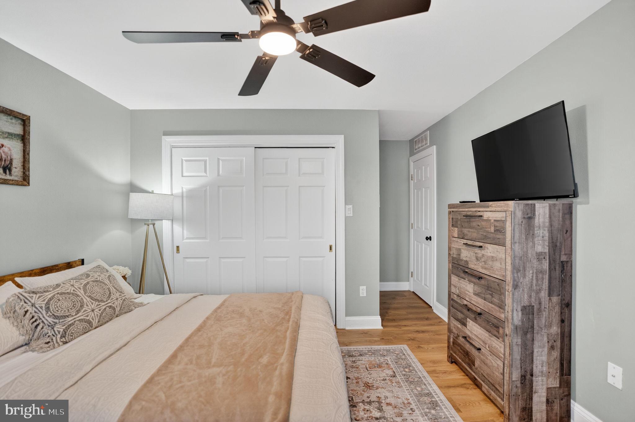 GOLDEN MEADOWS - Residential