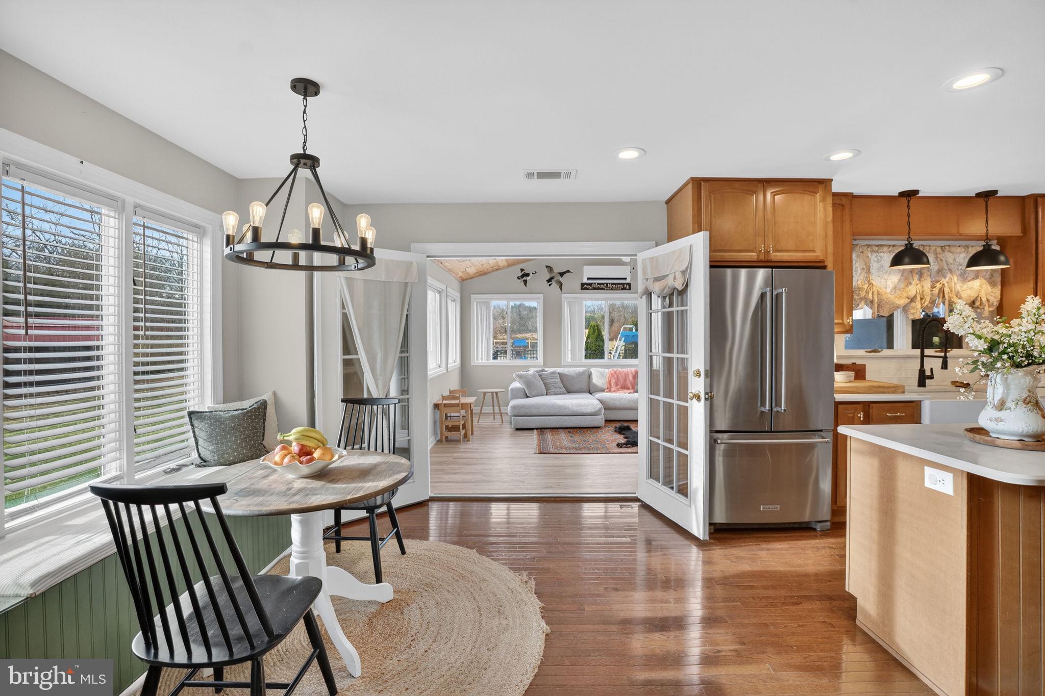 GOLDEN MEADOWS - Residential