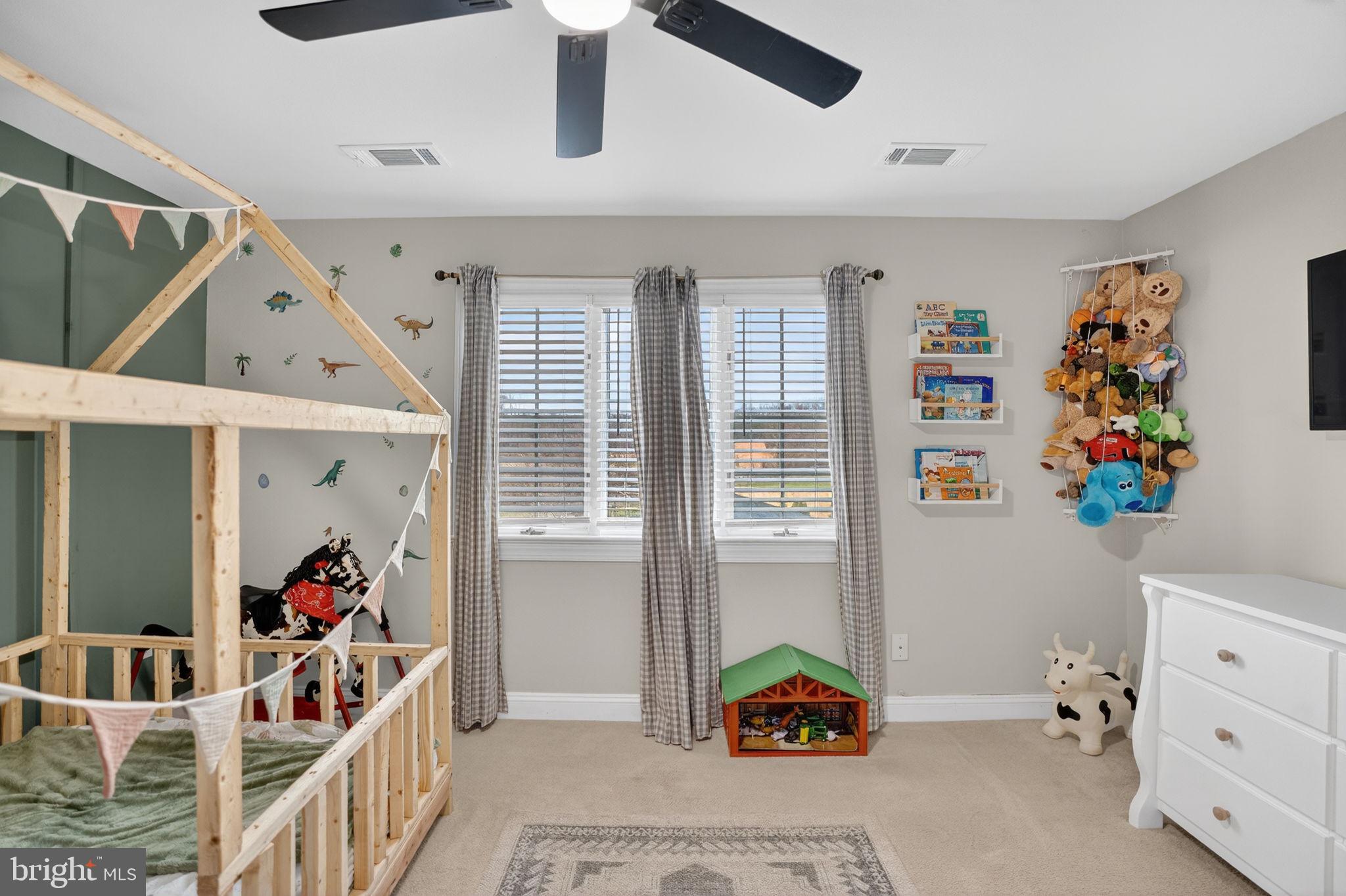 GOLDEN MEADOWS - Residential