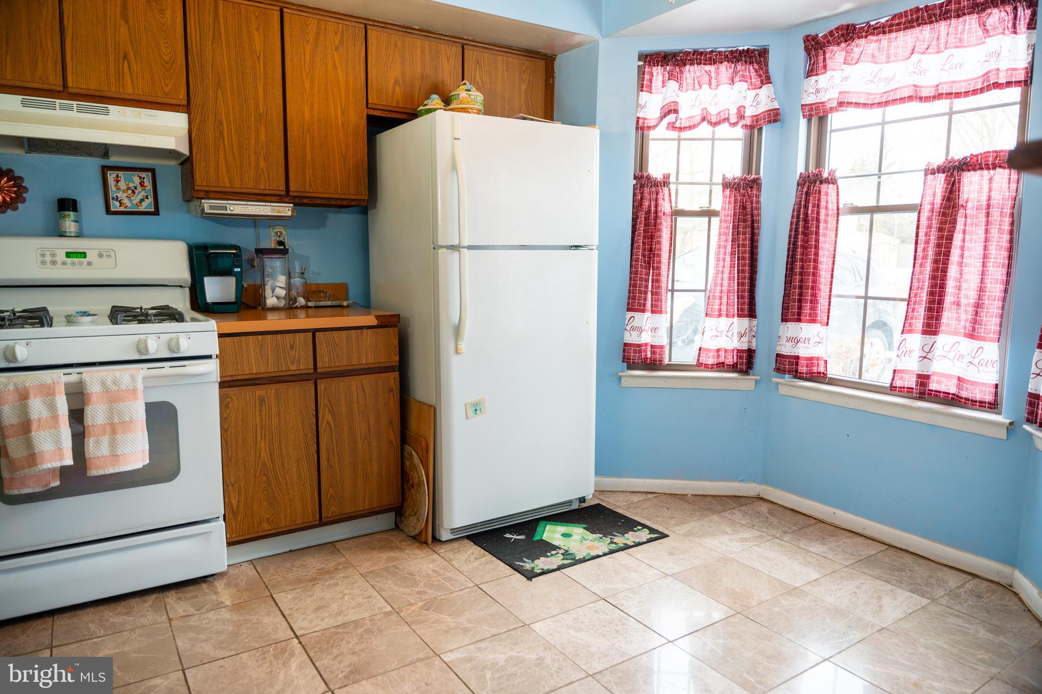 LAUREL HILLS - Residential