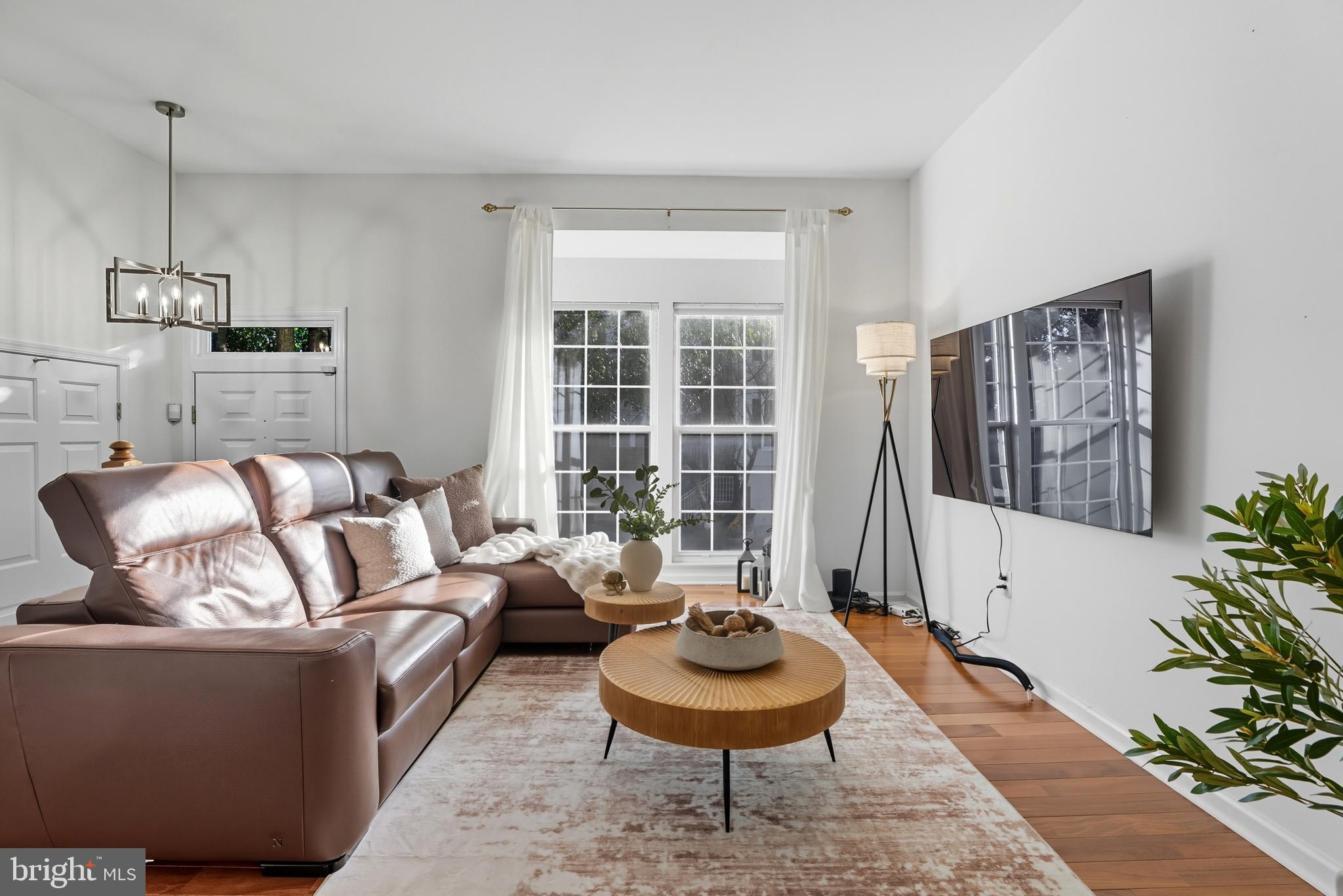 14 ROSEBAY COURT 407