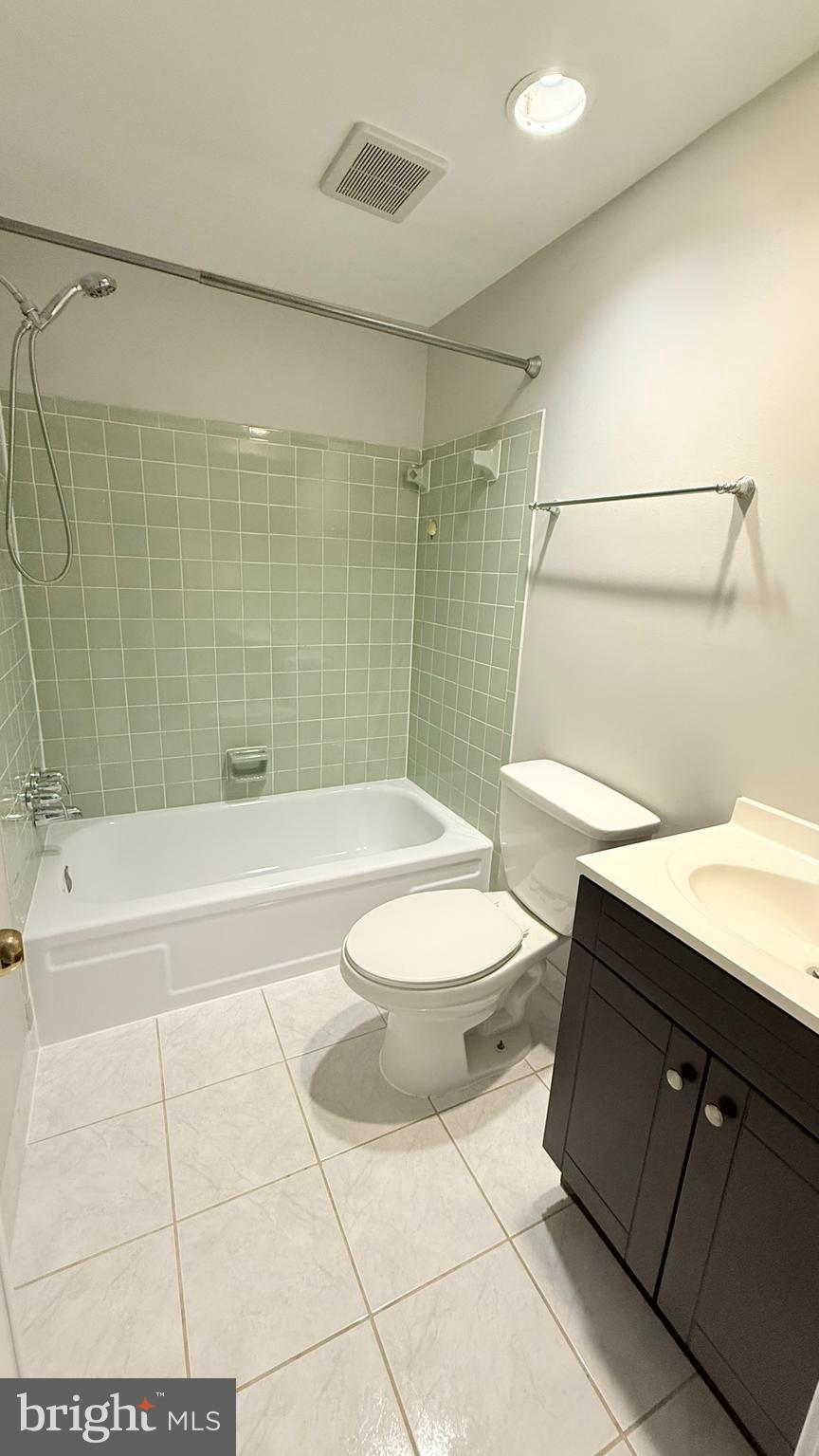 STEDWICK TOWNHOUSES - Residential Lease