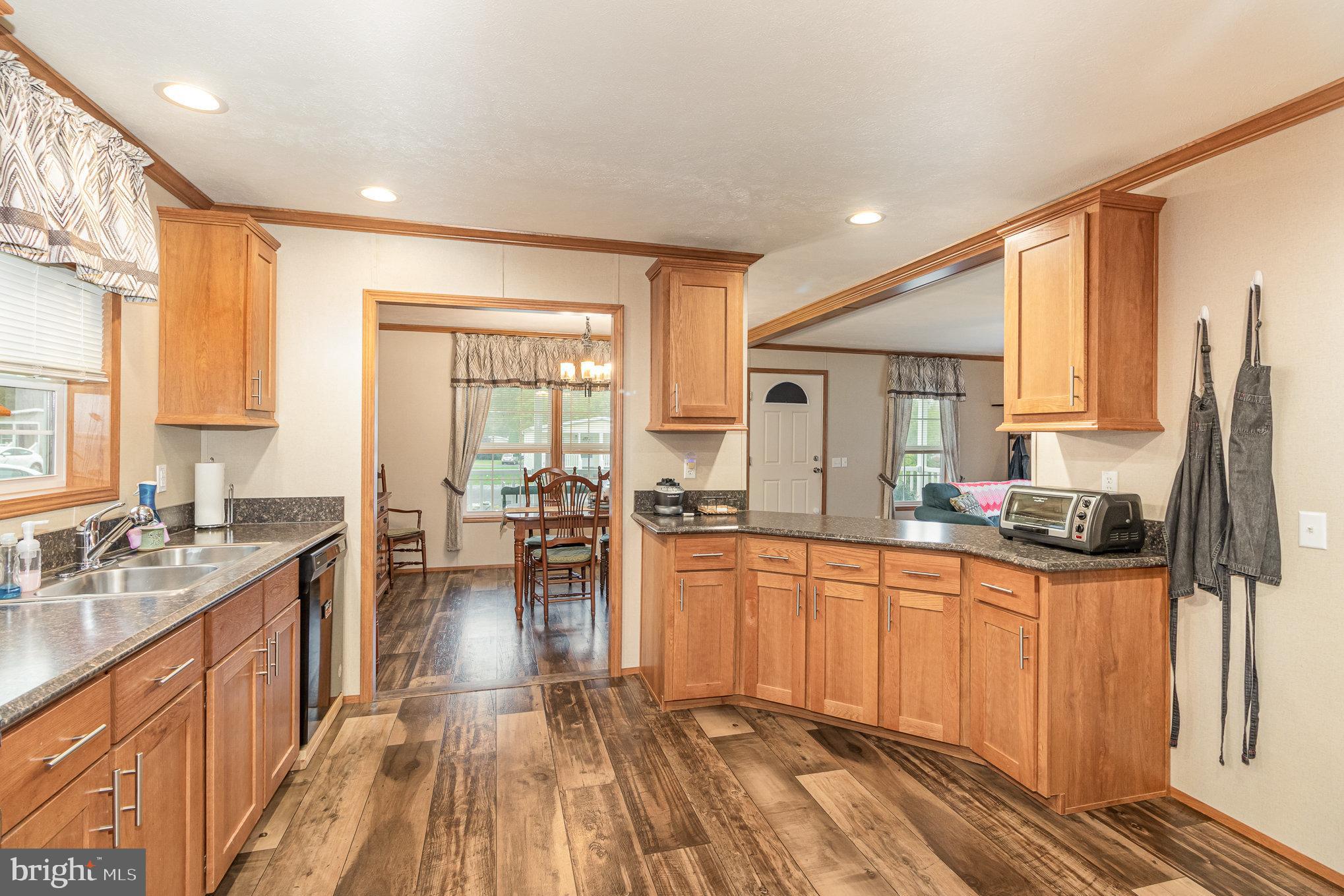 COUNTRY VIEW VILLAGE - Residential