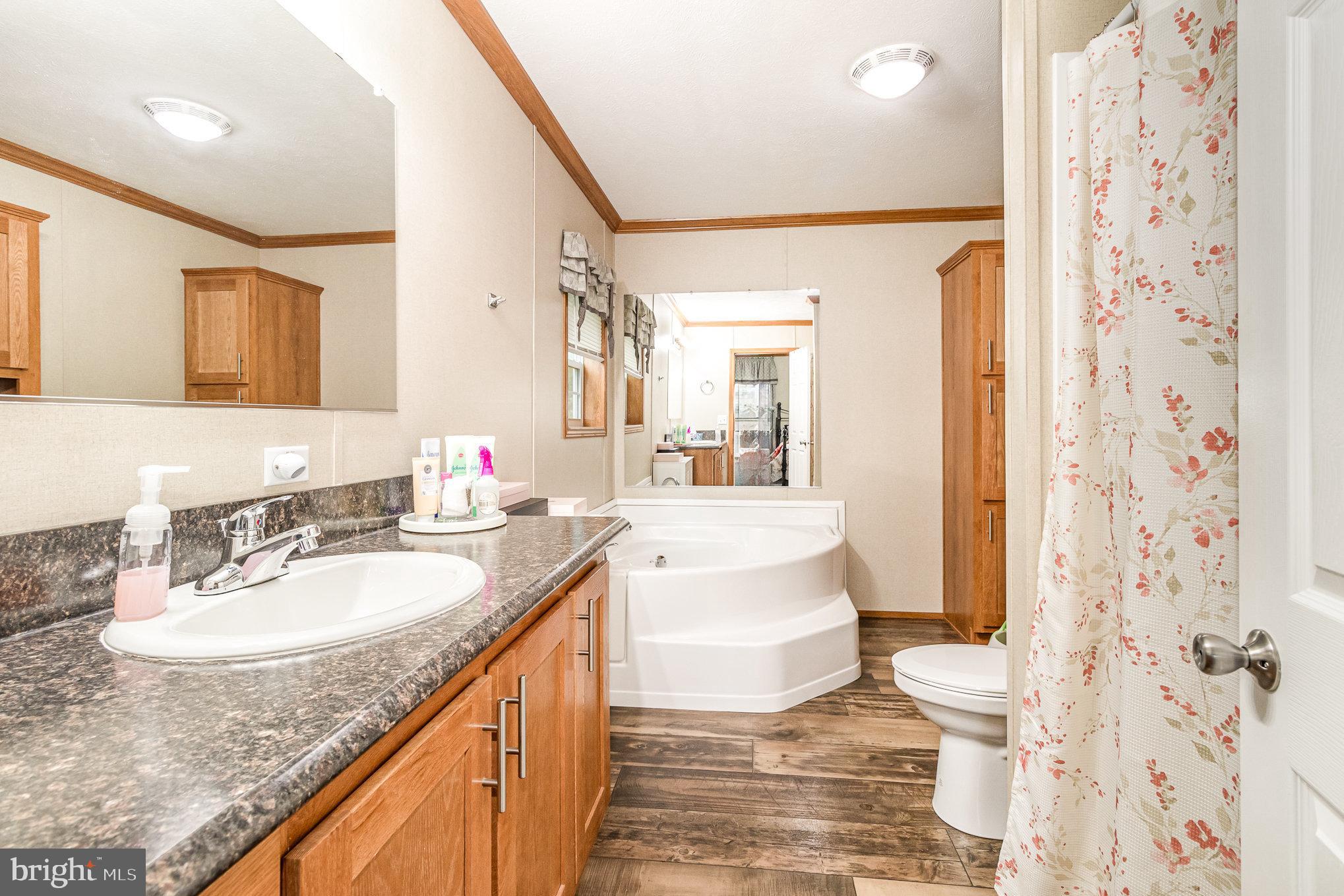 COUNTRY VIEW VILLAGE - Residential