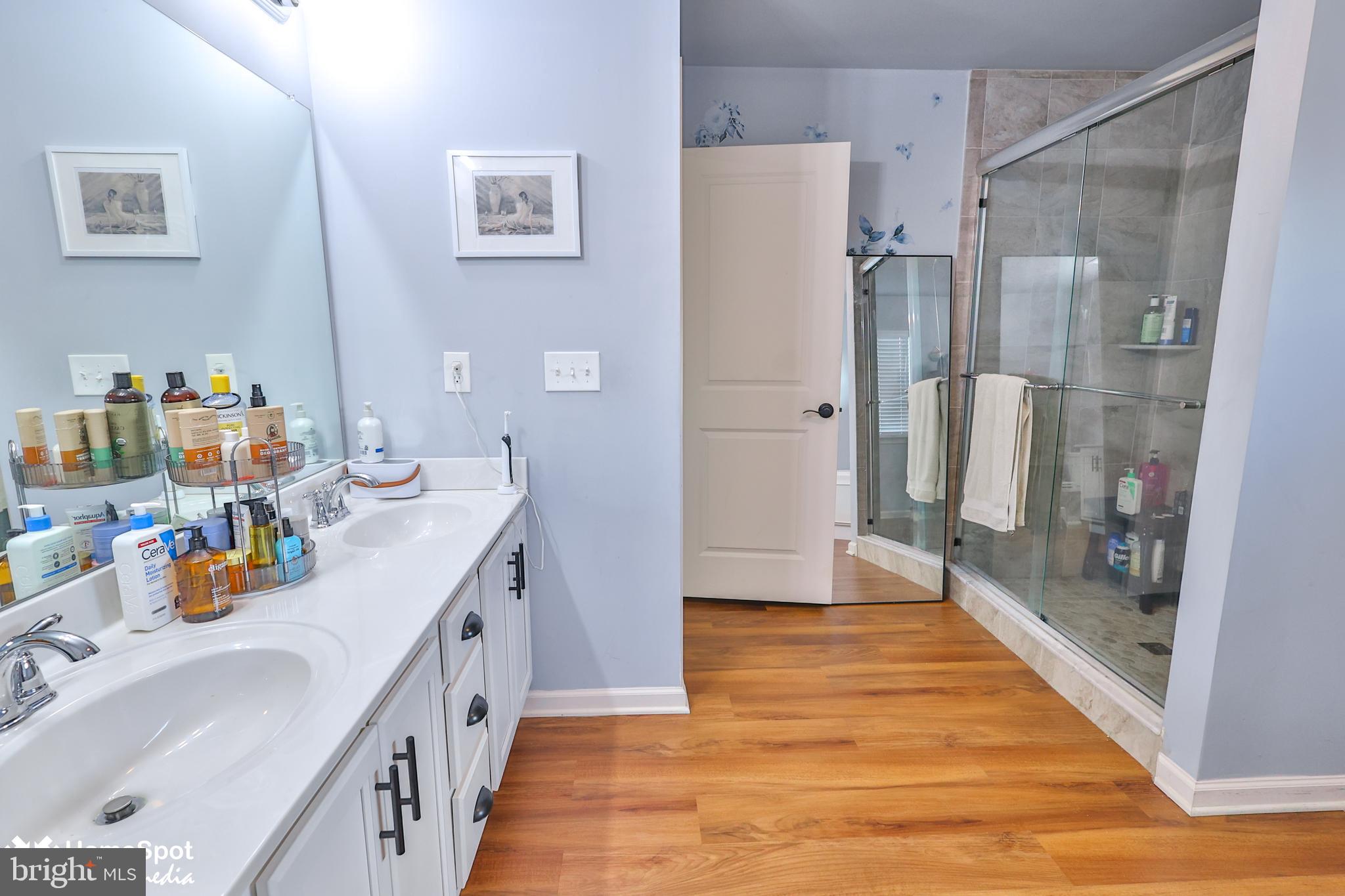 THE WOODS - Residential