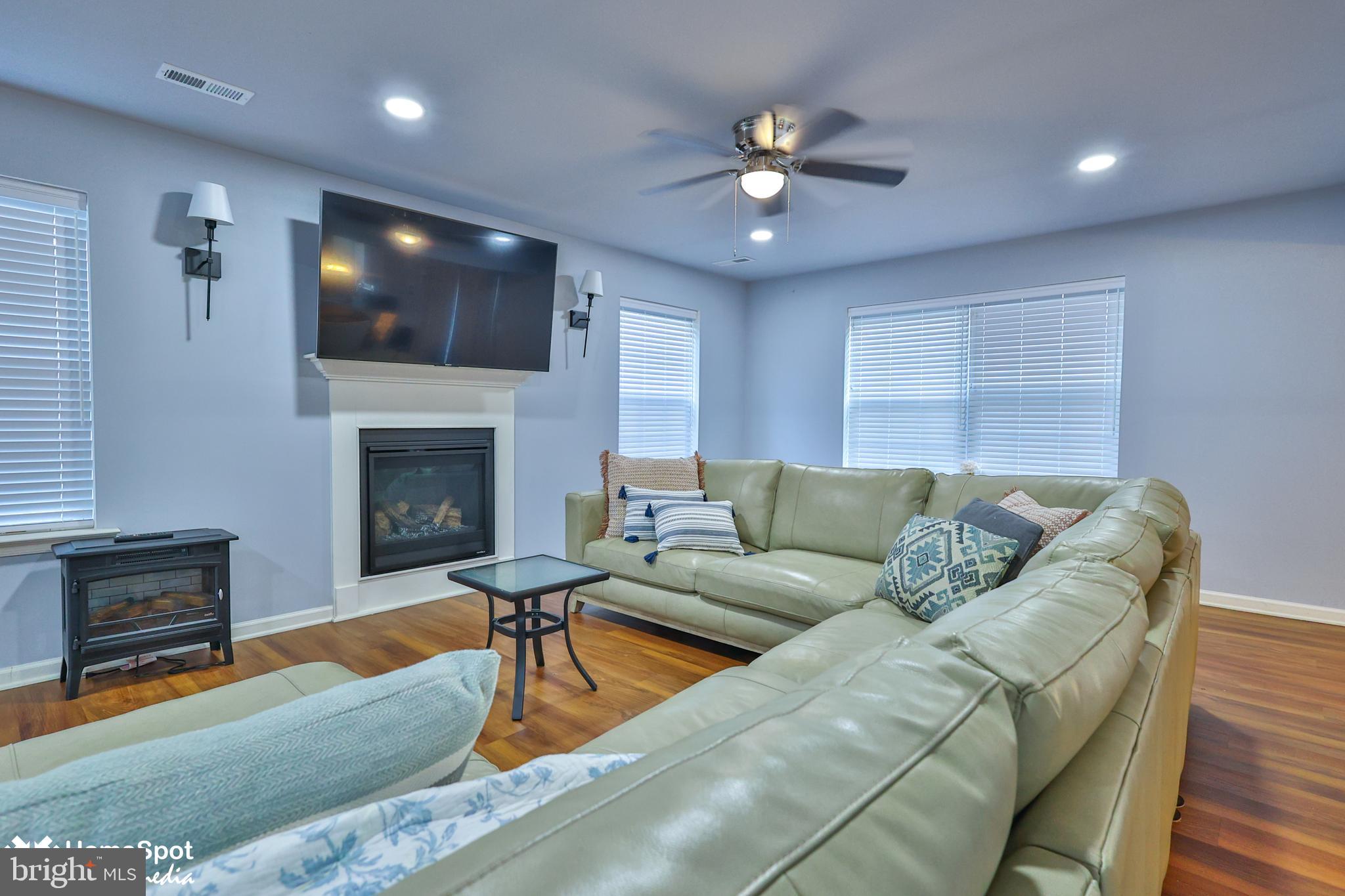 THE WOODS - Residential