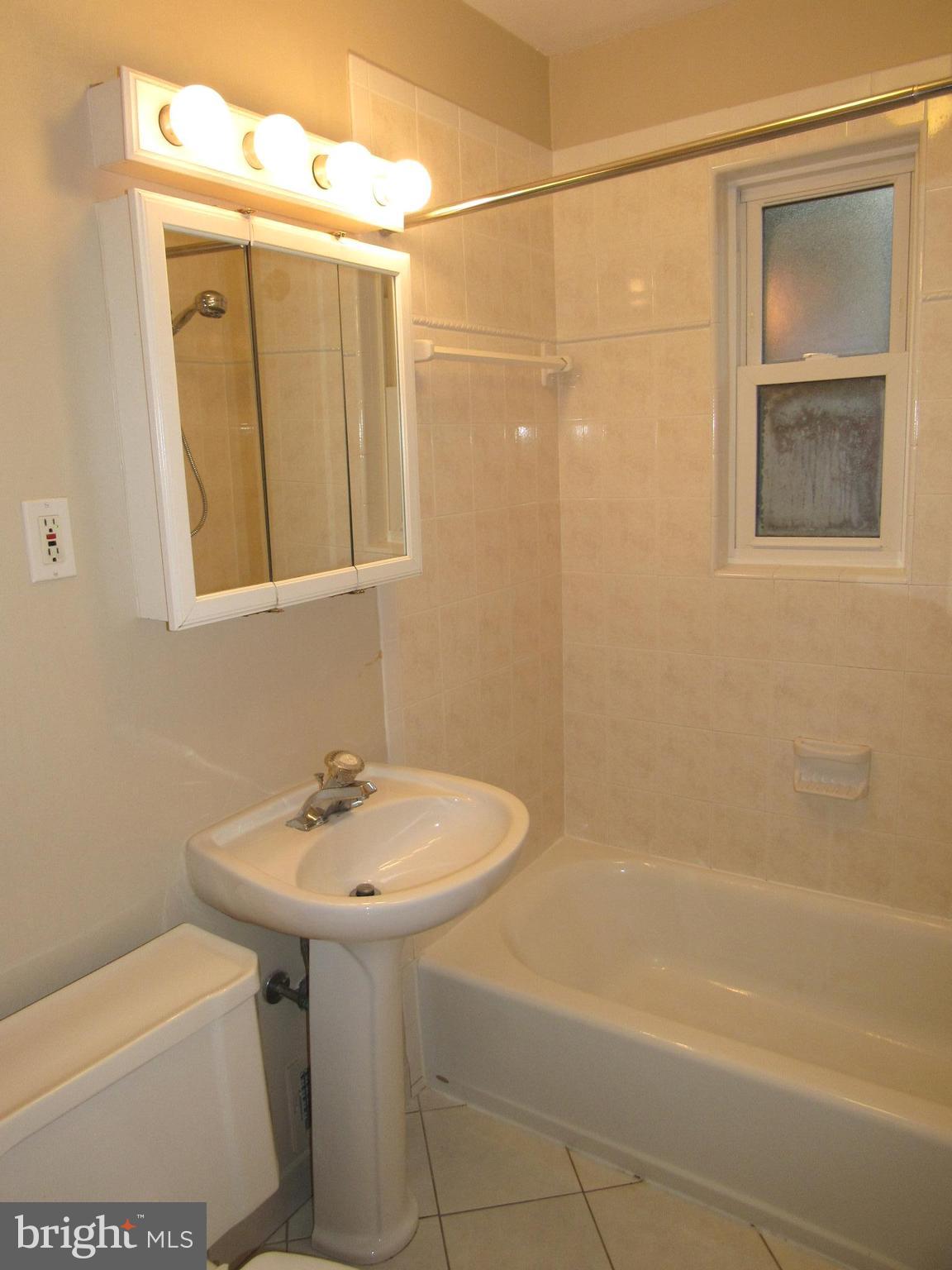 BRENTON/DEL RAY - Residential Lease