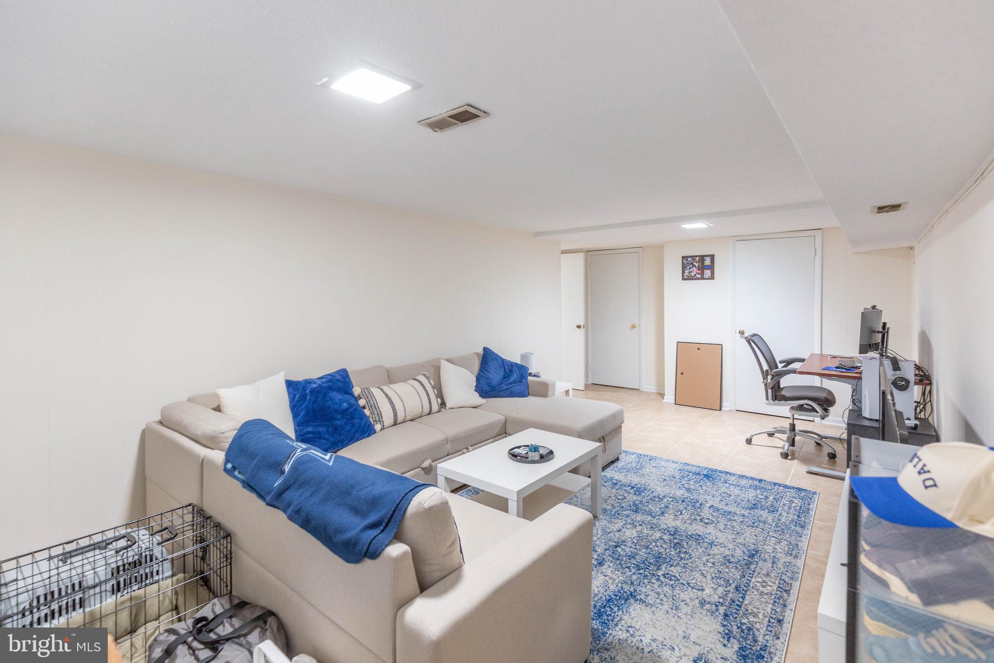 FAIRLINGTON GLEN - Residential Lease