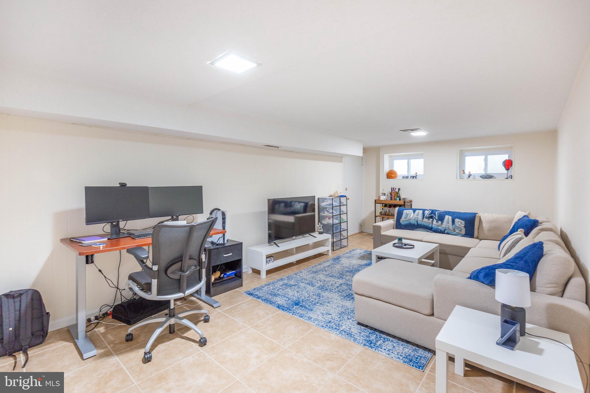 FAIRLINGTON GLEN - Residential Lease