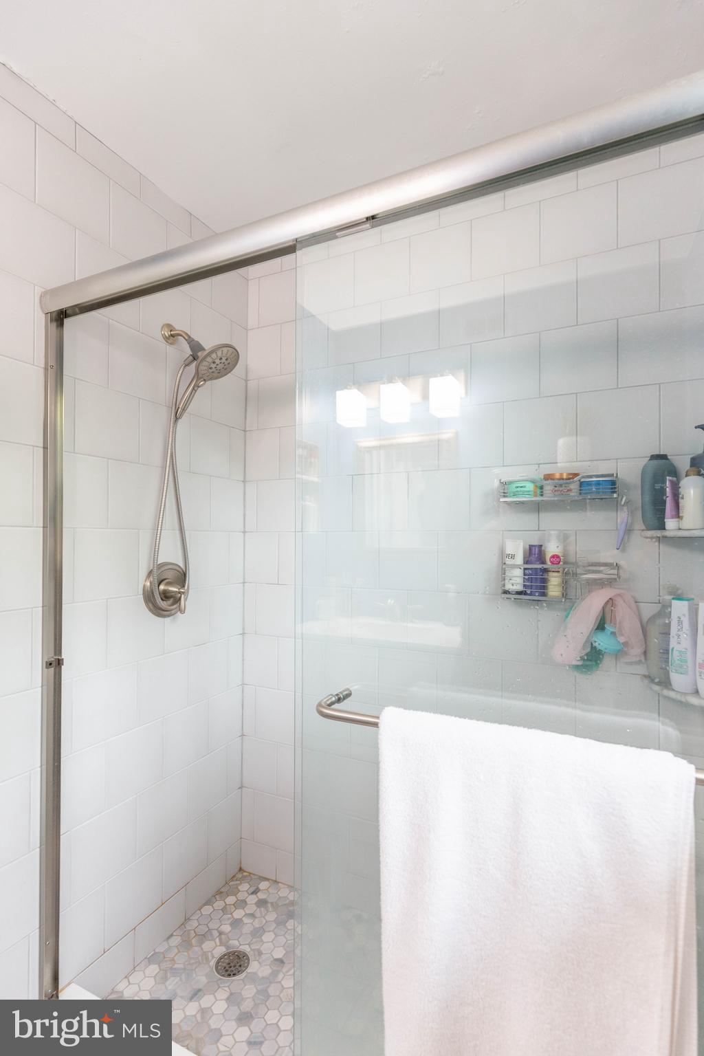 FAIRLINGTON GLEN - Residential Lease