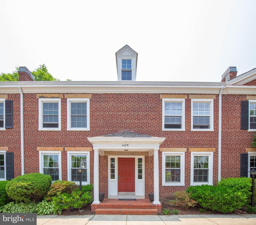 Highly Sought 2-Level Barcroft Model Condo featuring 1 Bed+Den, 2 Full Baths, Finished Basement & Fenced in backyard/patio available for occupancy July 10th.Main level features a spacious Living room w/tons of natural light, dining area, updated kitchen, Spacious Bedroom, Updated Full Bath & access to the spacious fenced-in backyard. Lower Level features Den/Bonus Room, rec area, 2nd Full bath w/shower & Laundry. 1 reserved parking spot + ample street parking. Amenities include Tennis, Picketball & Basketball courts, Pool & Tot Lot.

Situated in historic Fairlington Glen Village, this tree lined community is the perfect get away from the hustle & bustle but only minutes away from DC, Old Town, Alexandria. Only minutes from i395 & Rt 7 Makes commuting a breeze. Enjoy the Restaurants, Nightlife, & Grocery Stores Bradley Shopping Center & The Village at Shirlington have to offer!