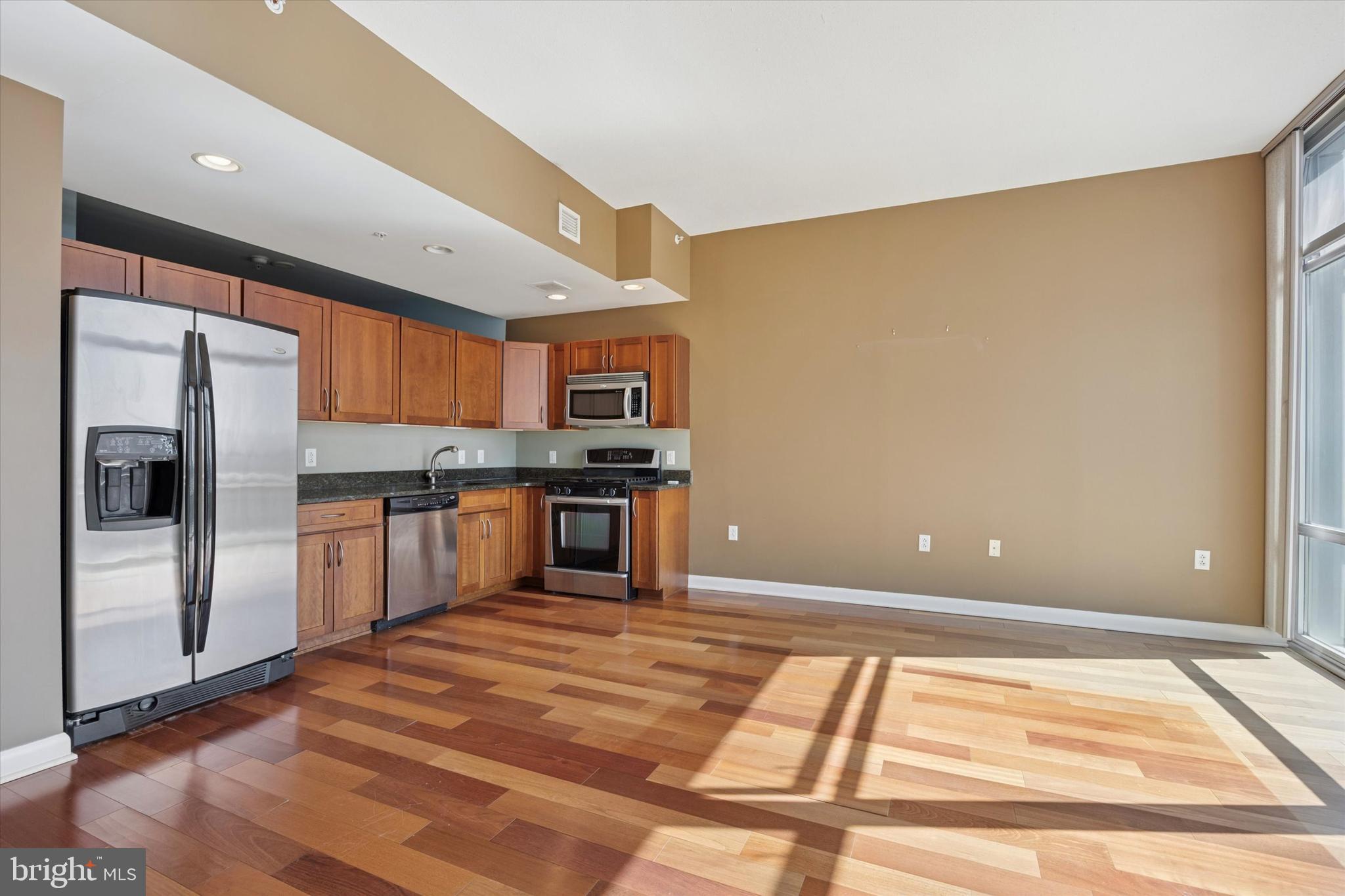 22 S FRONT STREET 602