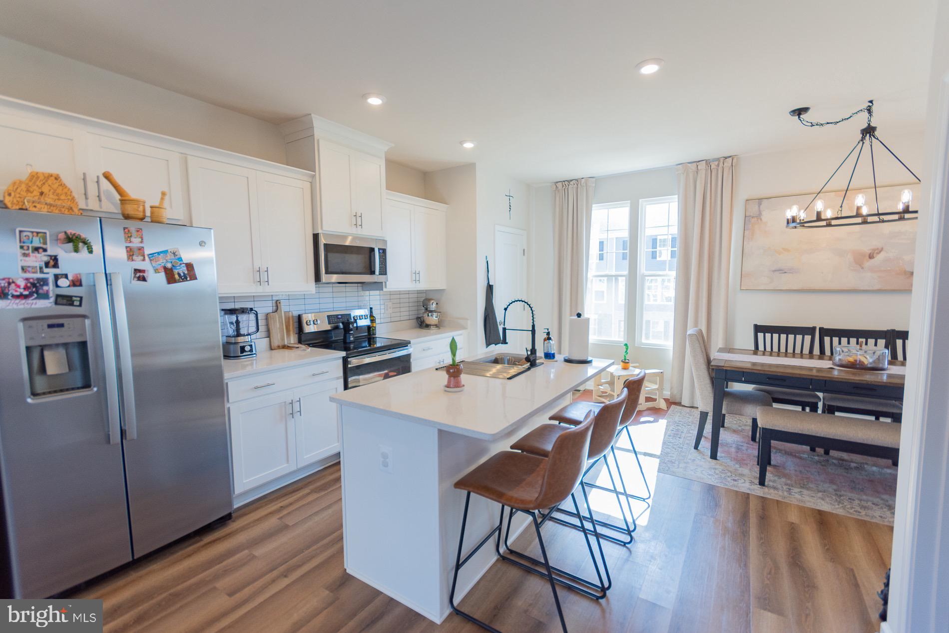 PRESIDENTS POINTE - Residential Lease