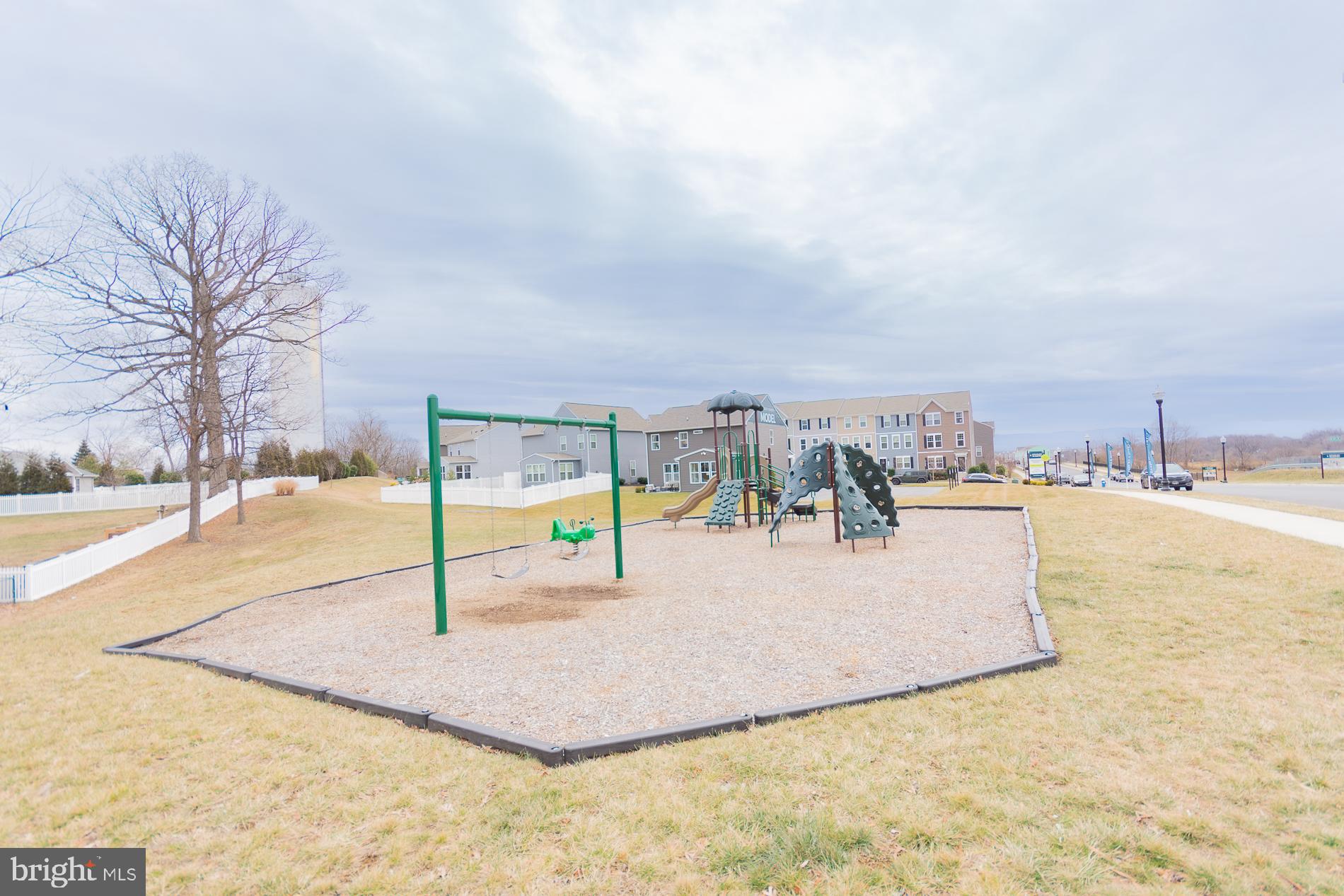 PRESIDENTS POINTE - Residential Lease