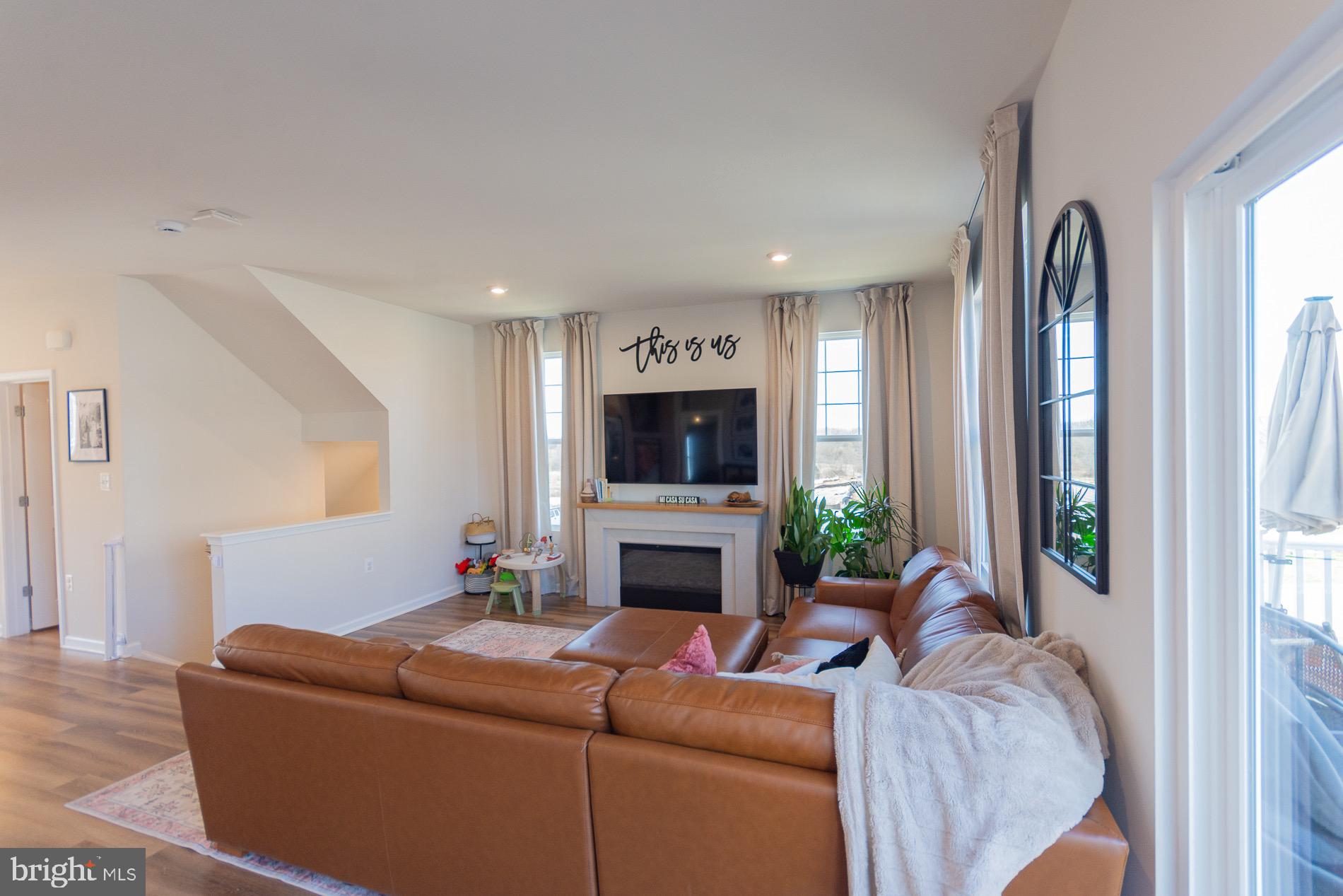 PRESIDENTS POINTE - Residential Lease