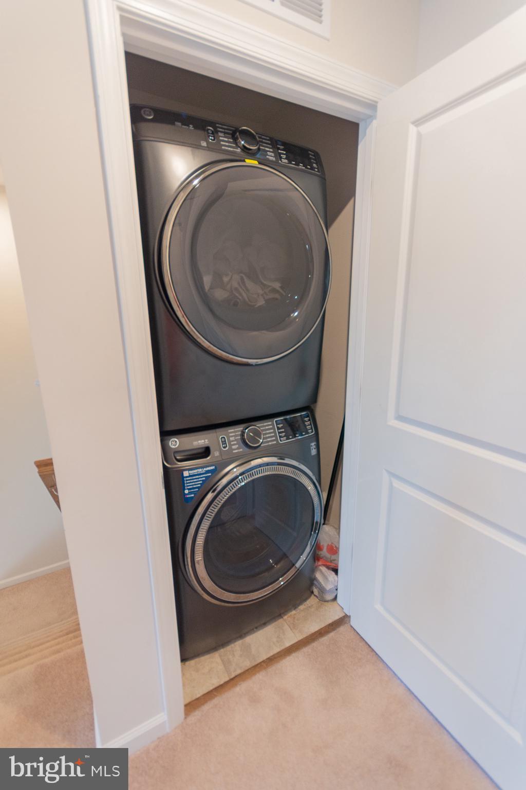 PRESIDENTS POINTE - Residential Lease