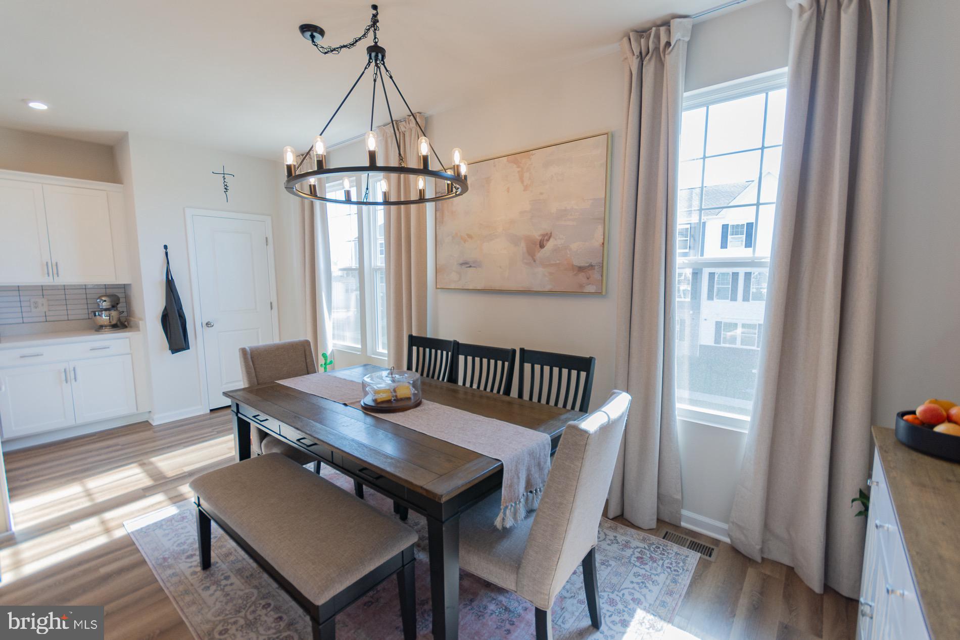 PRESIDENTS POINTE - Residential Lease