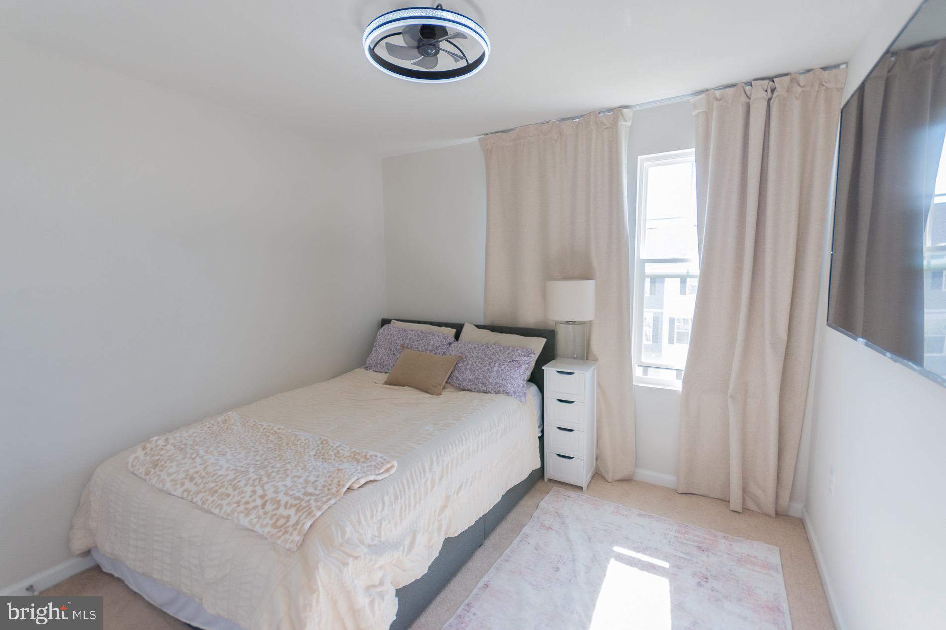 PRESIDENTS POINTE - Residential Lease