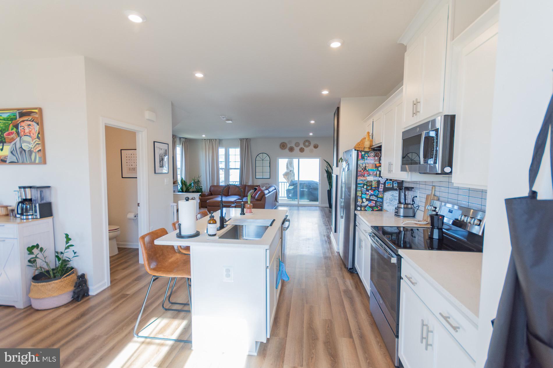 PRESIDENTS POINTE - Residential Lease