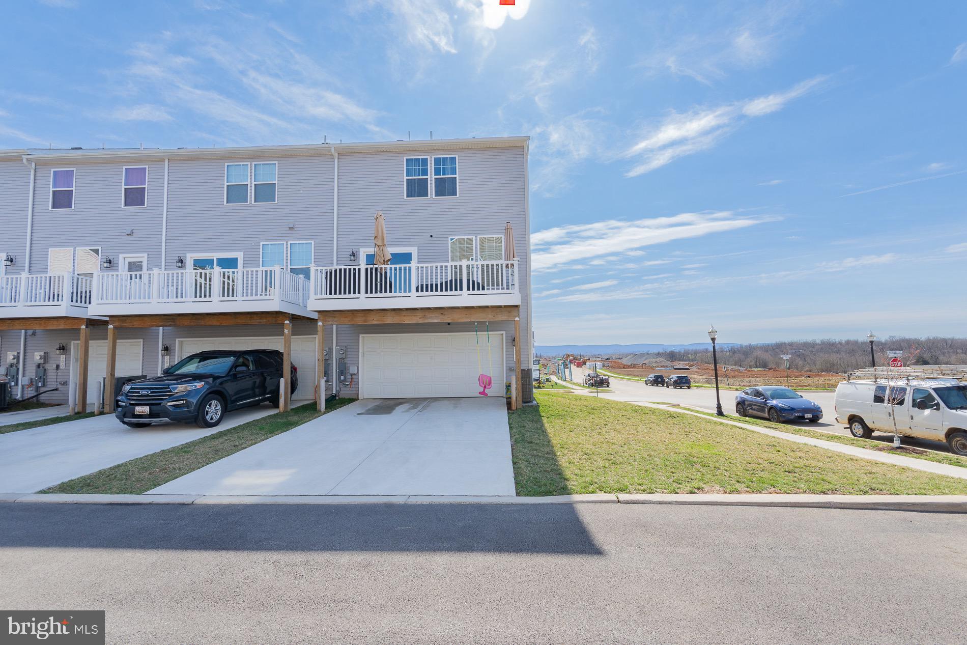 PRESIDENTS POINTE - Residential Lease