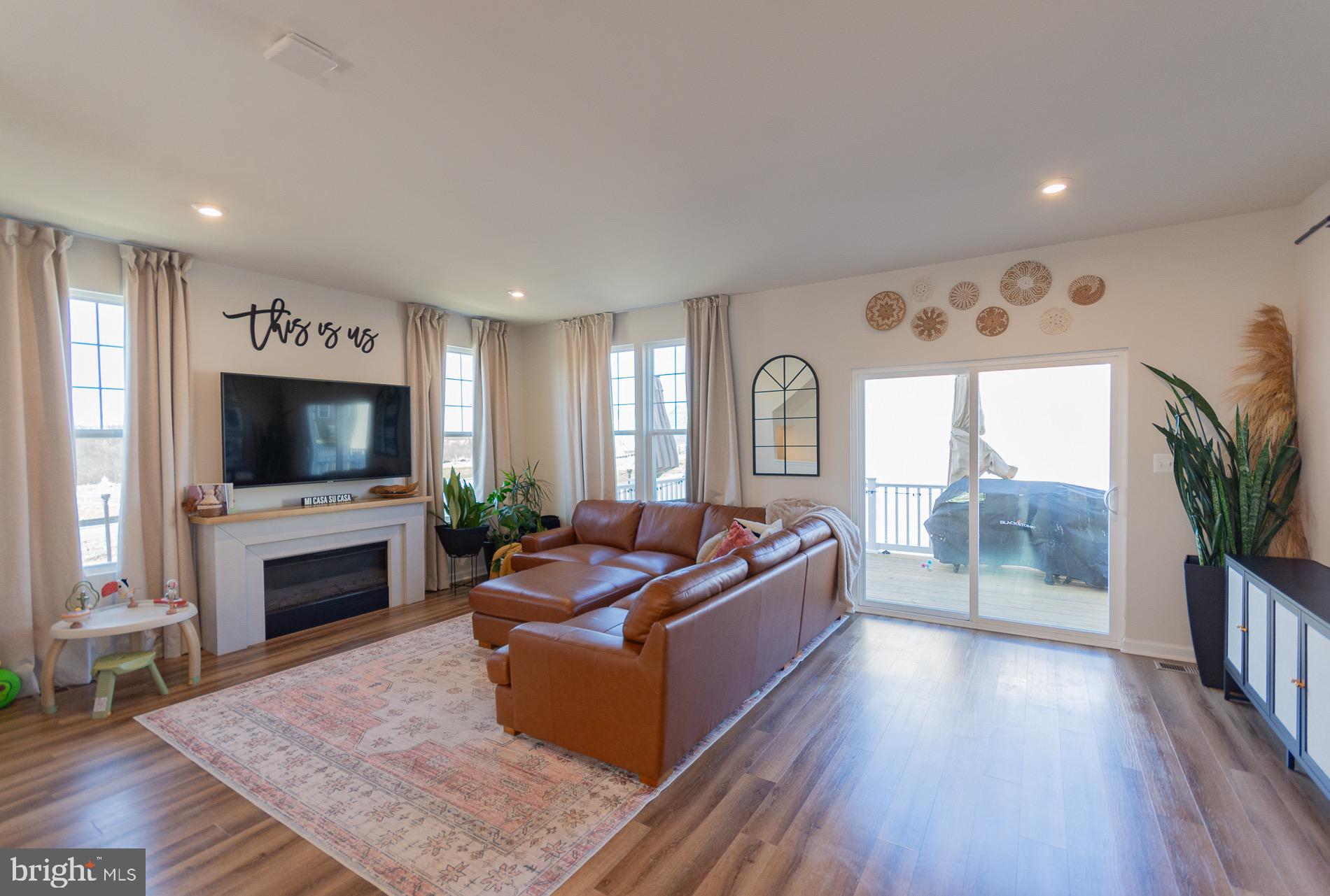 PRESIDENTS POINTE - Residential Lease