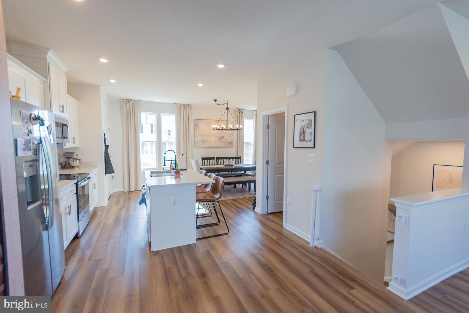 PRESIDENTS POINTE - Residential Lease