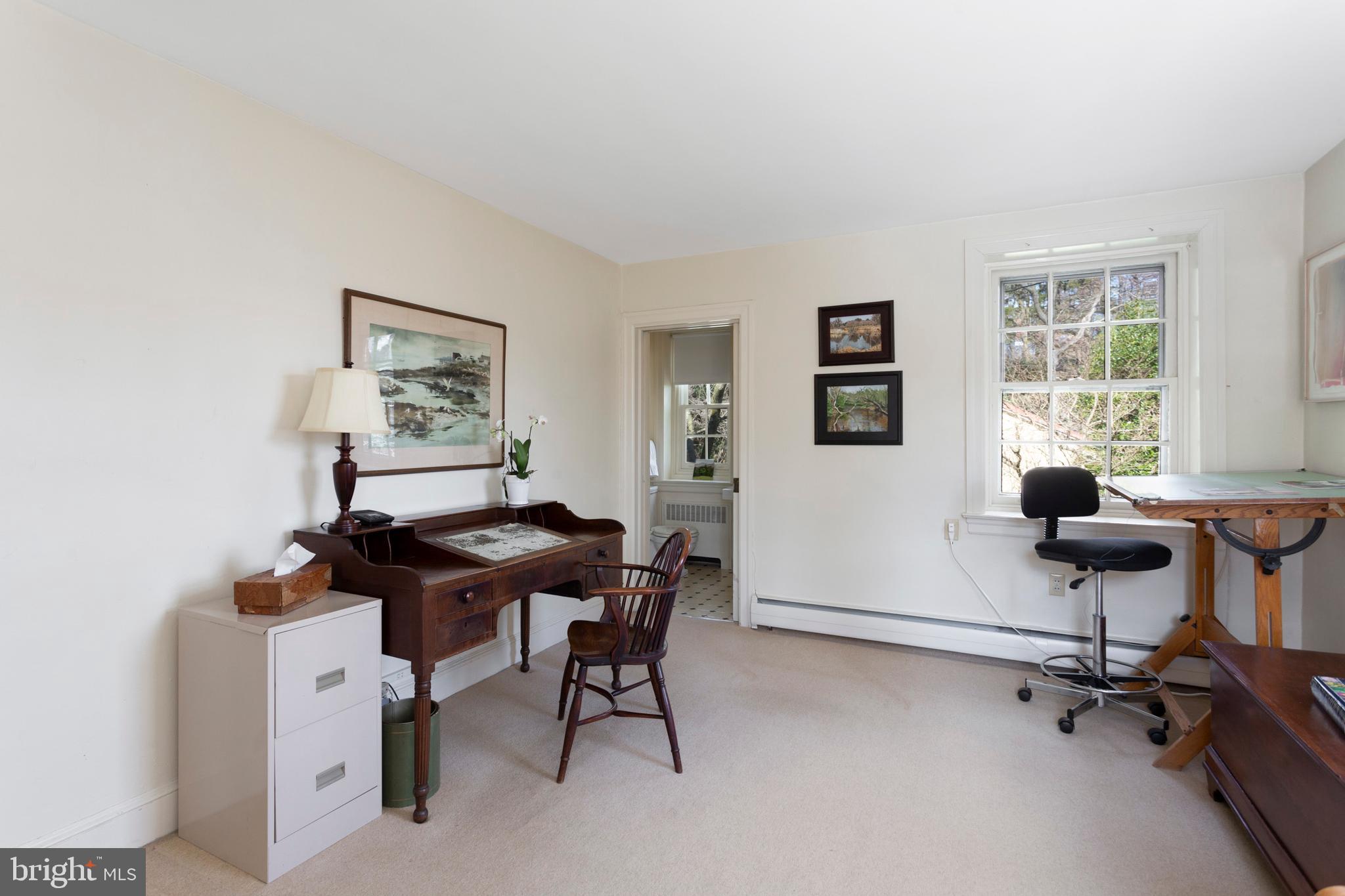 CHESTNUT HILL - Residential