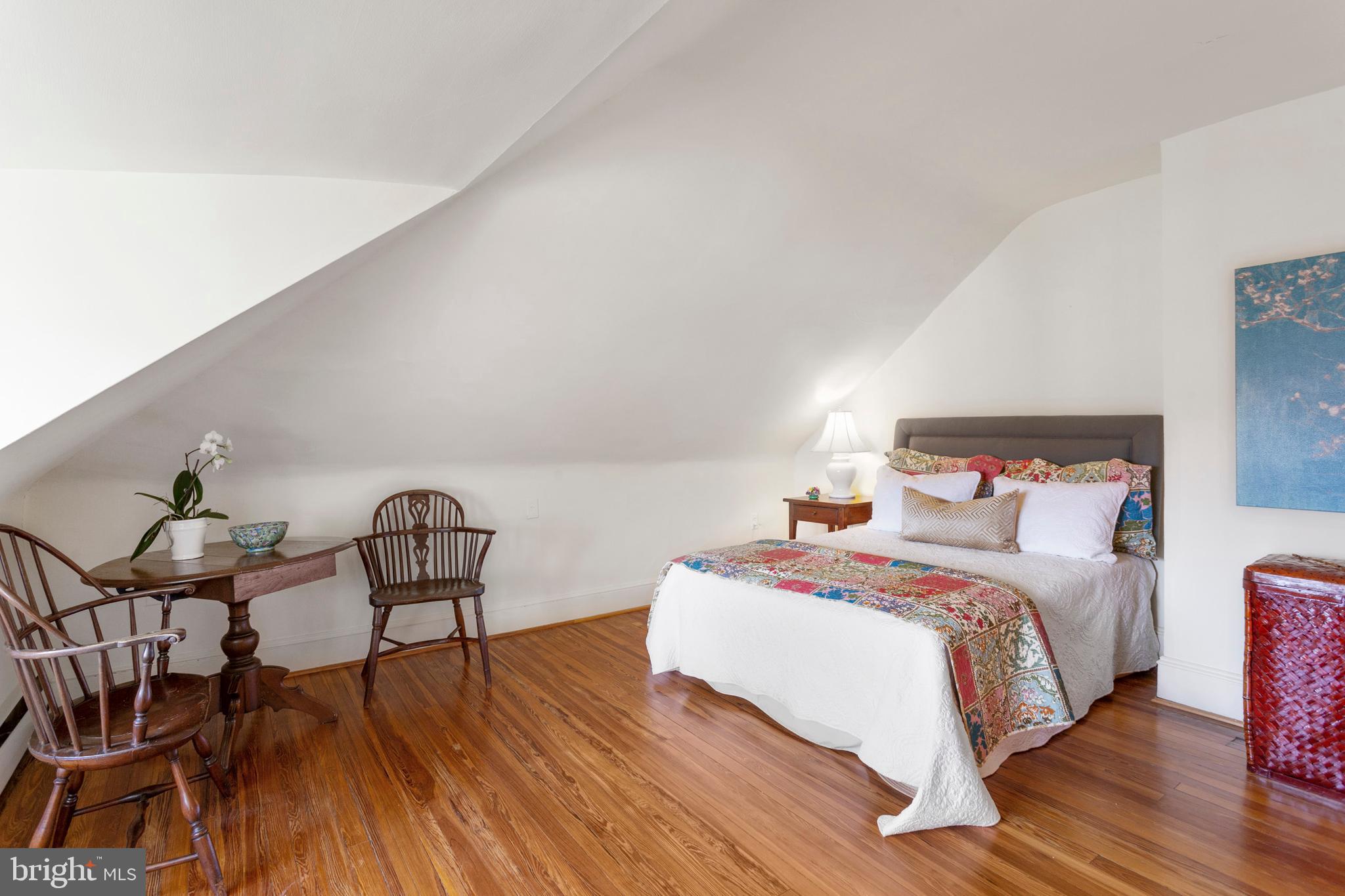 CHESTNUT HILL - Residential