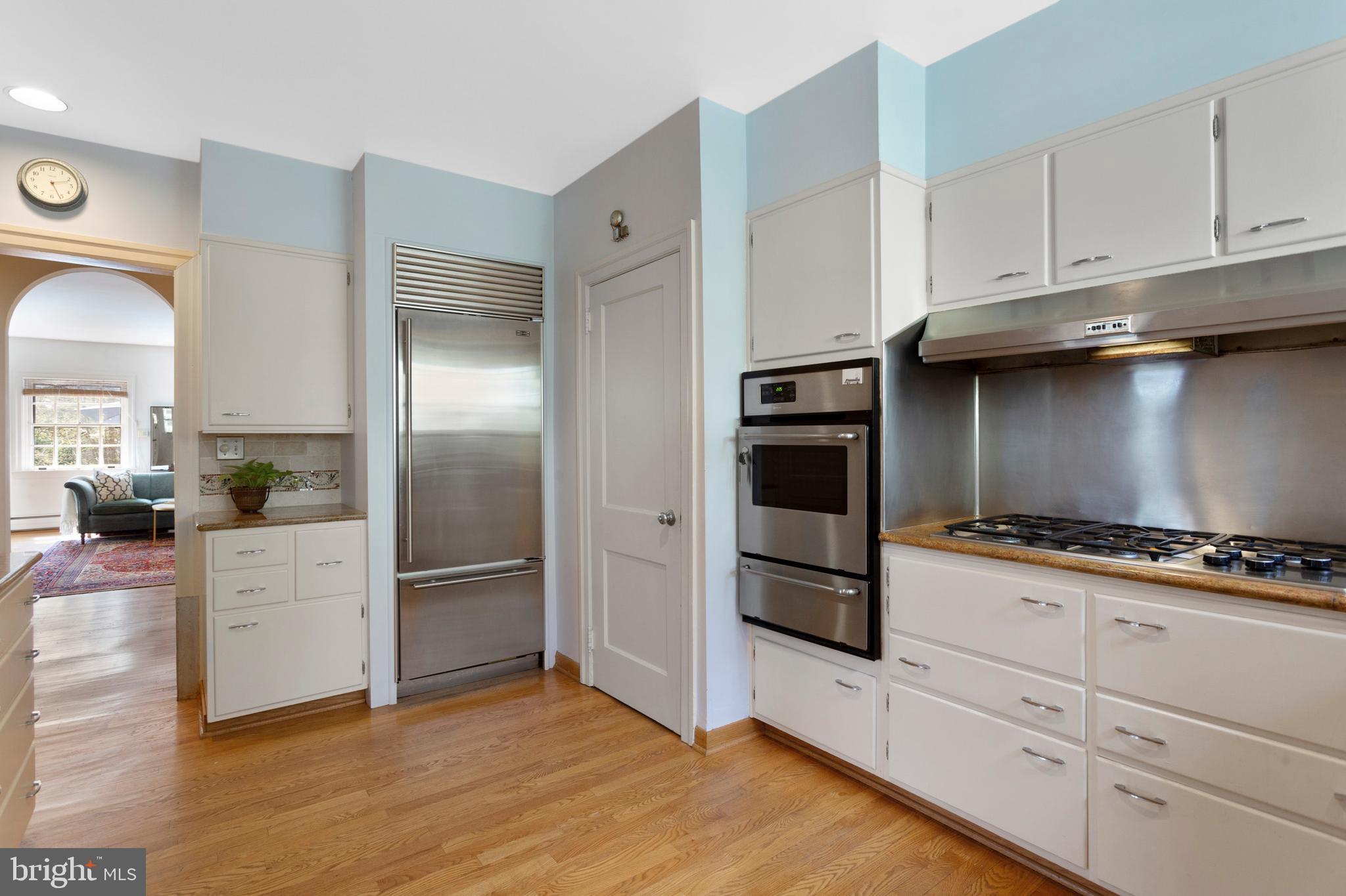 CHESTNUT HILL - Residential