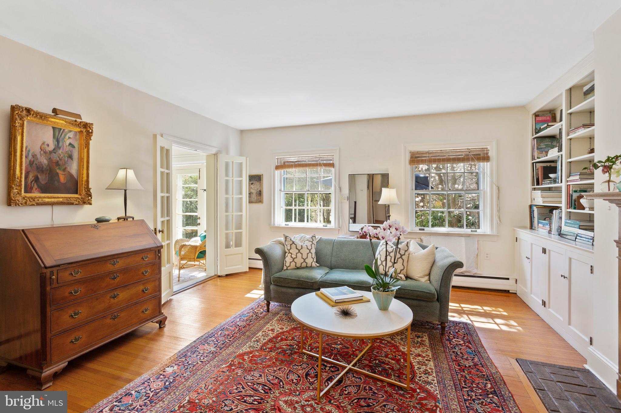 CHESTNUT HILL - Residential